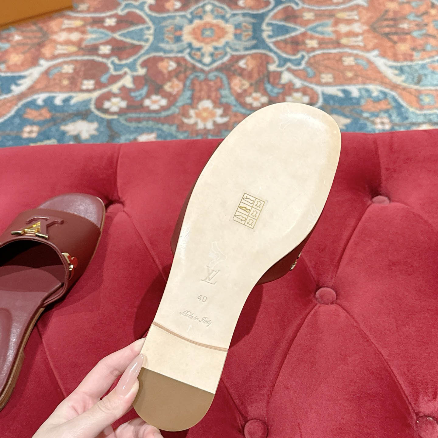 Louis Vuitton LV Mare Flat Mule - DesignerGu