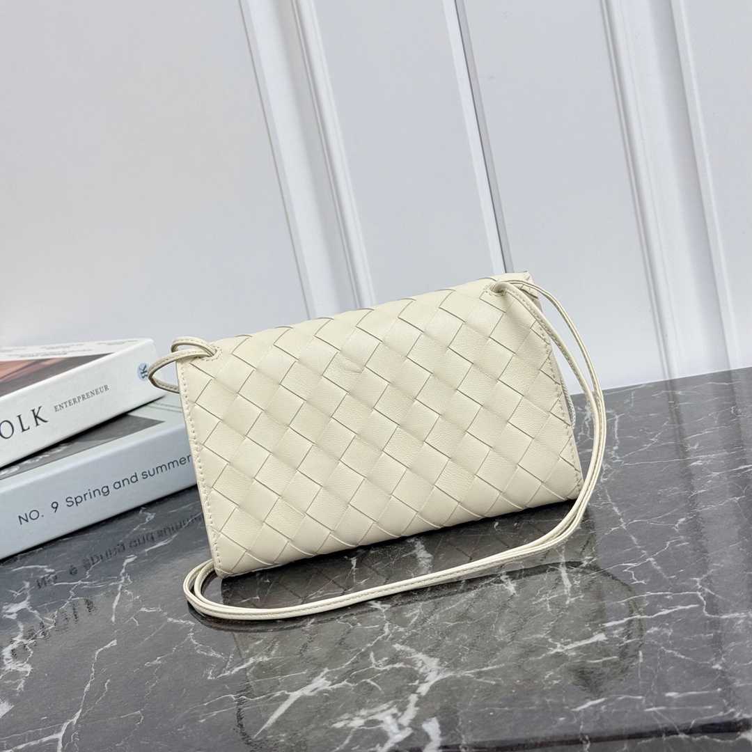 Bottega Veneta Andiamo Pouch On Strap - DesignerGu