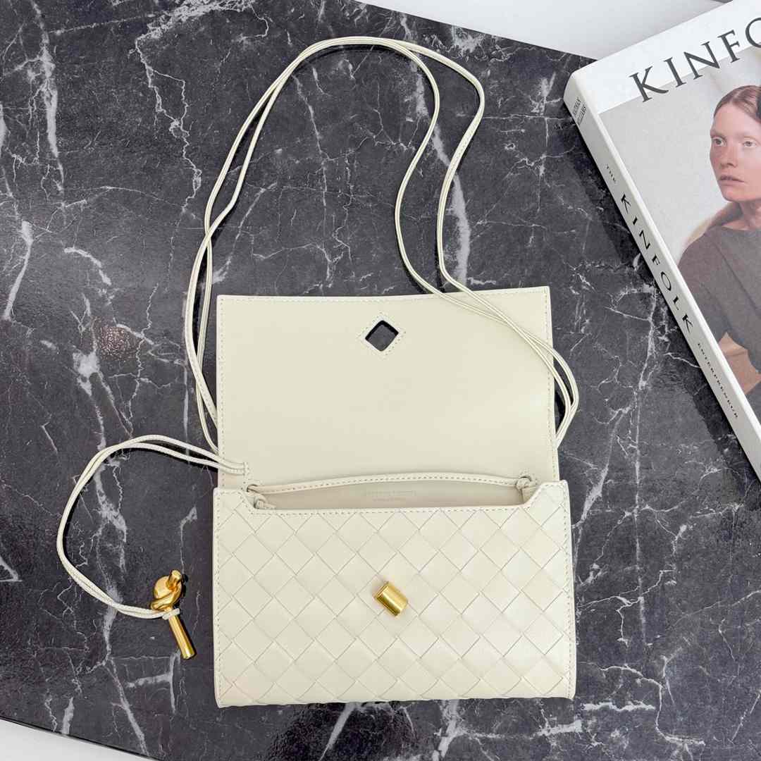 Bottega Veneta Andiamo Pouch On Strap - DesignerGu