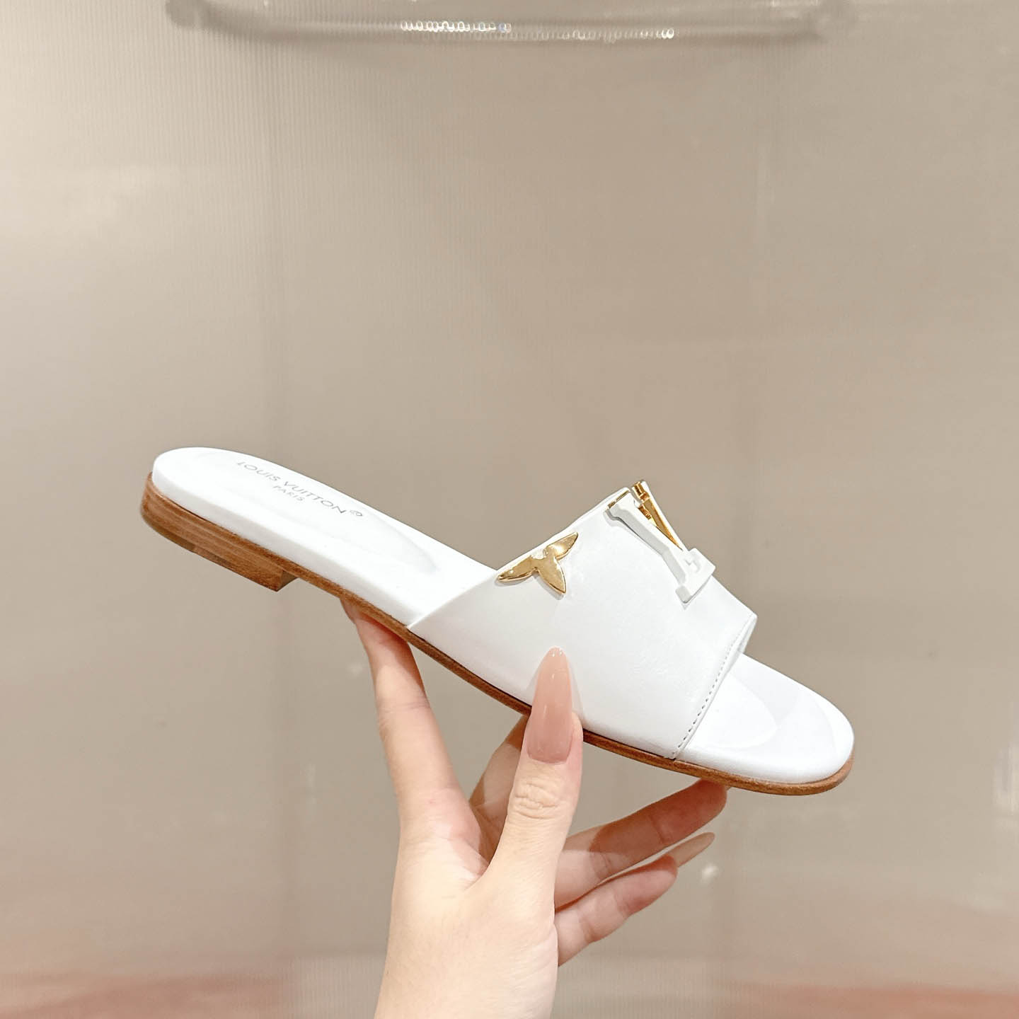 Louis Vuitton LV Mare Flat Mule - DesignerGu