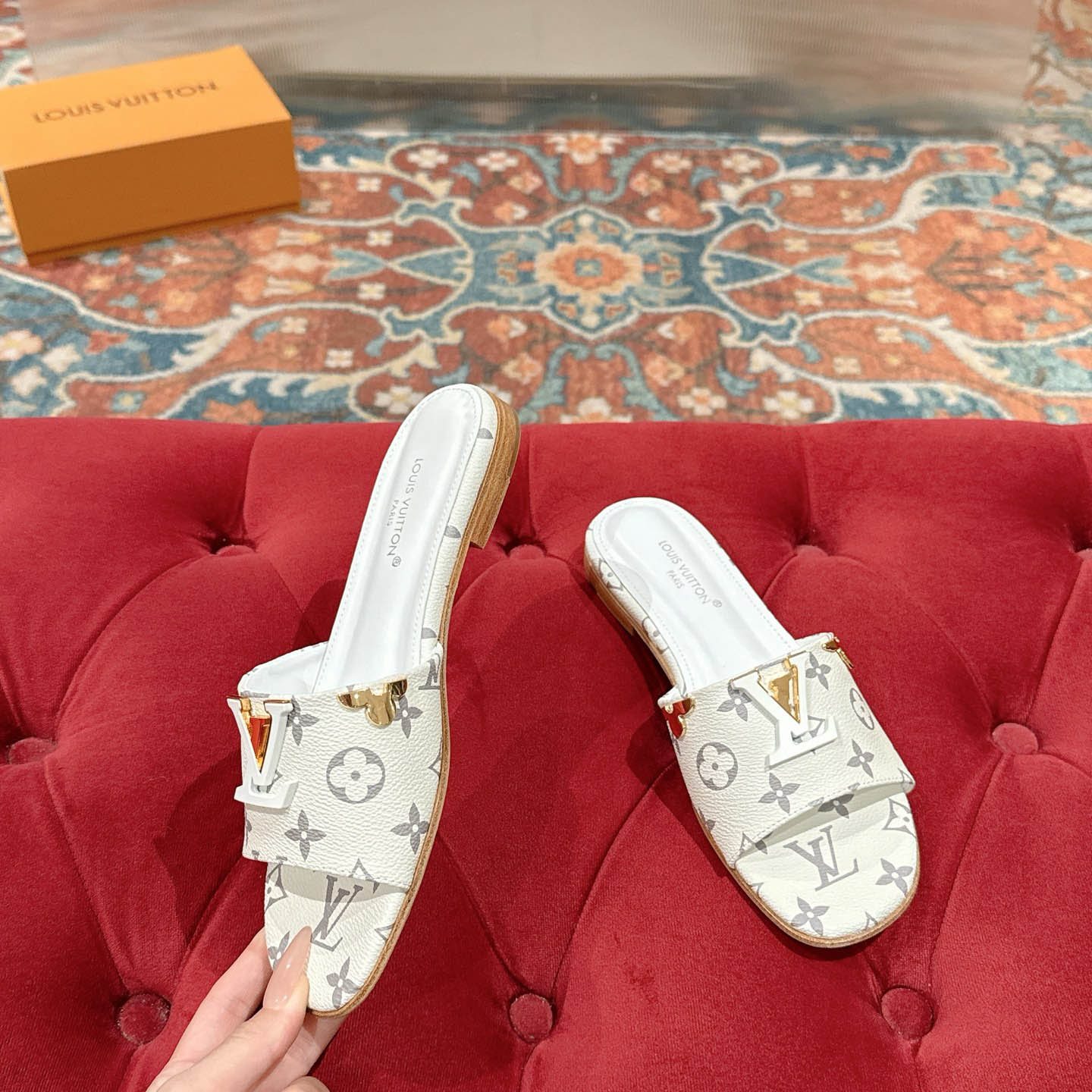 Louis Vuitton LV Mare Flat Mule - DesignerGu
