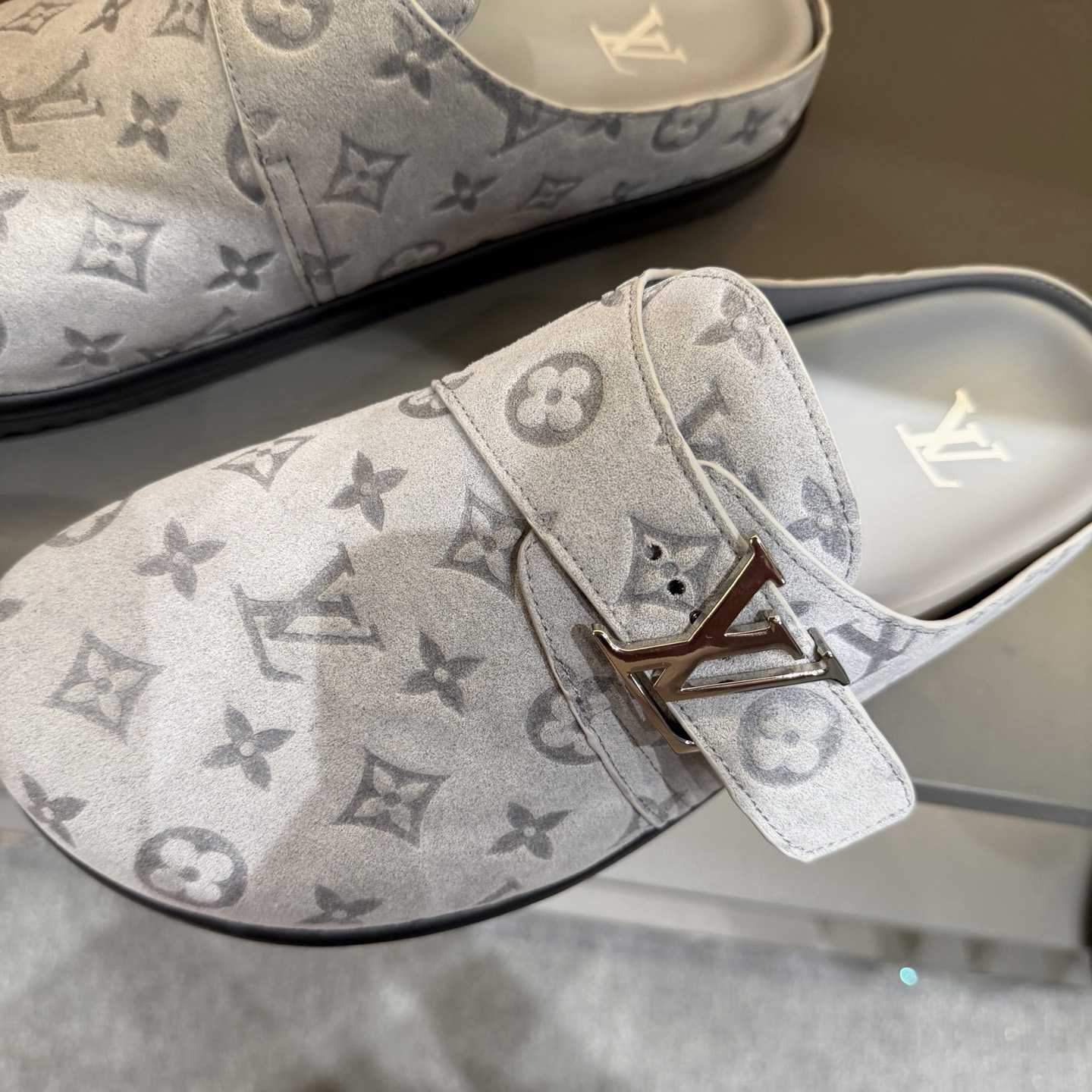 Louis Vuitton LV Easy Mule   - DesignerGu