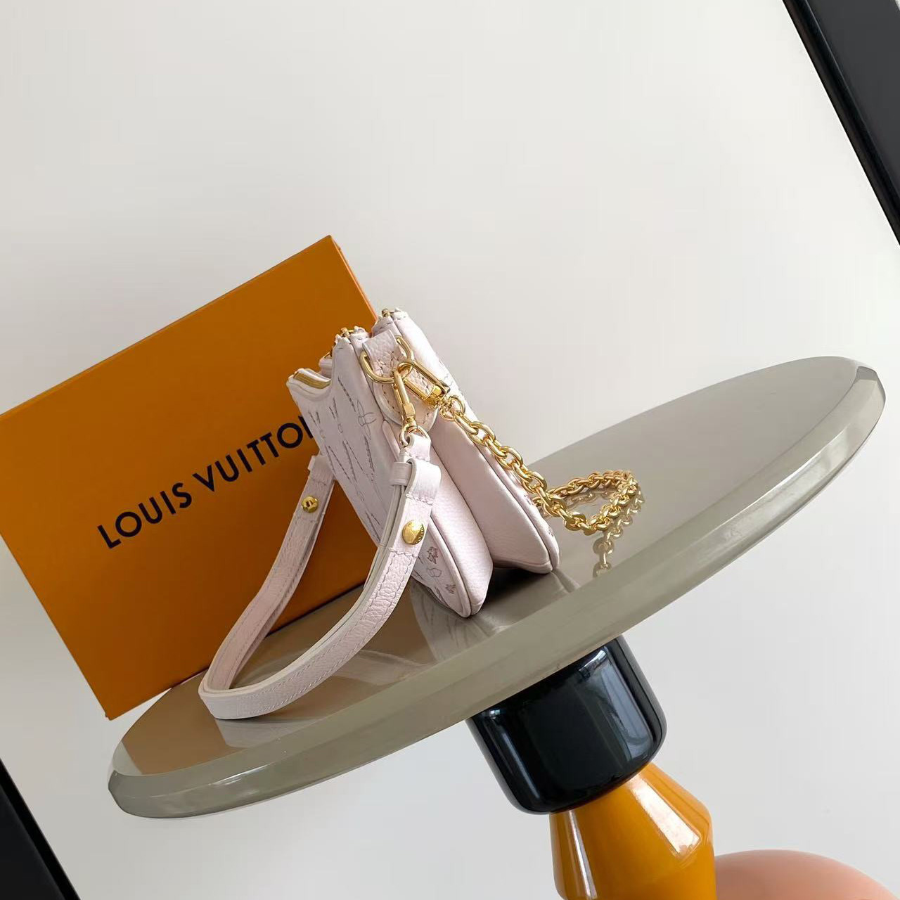 Louis Vuitton Pochette Liv M29495 - DesignerGu