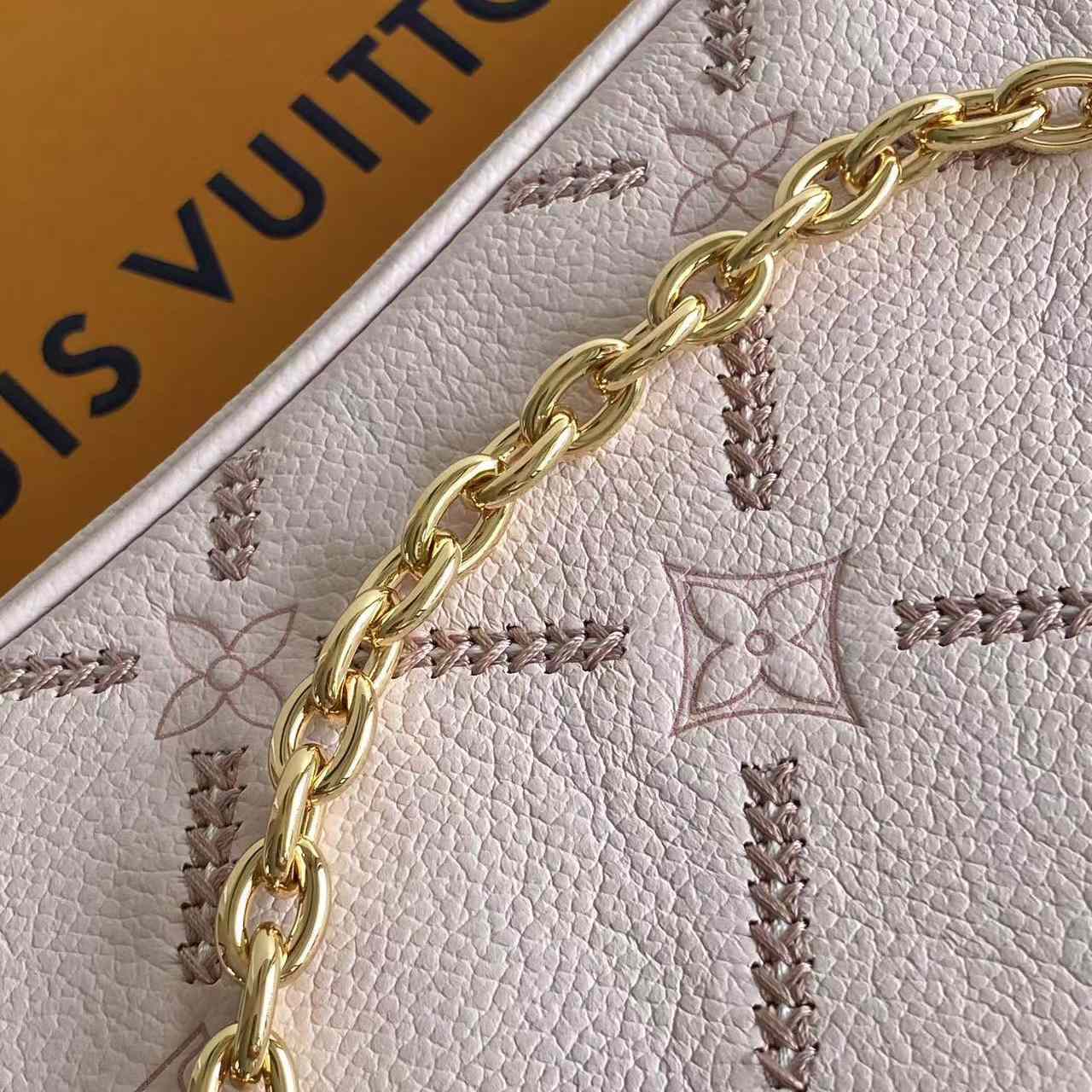 Louis Vuitton Pochette Liv M29495 - DesignerGu