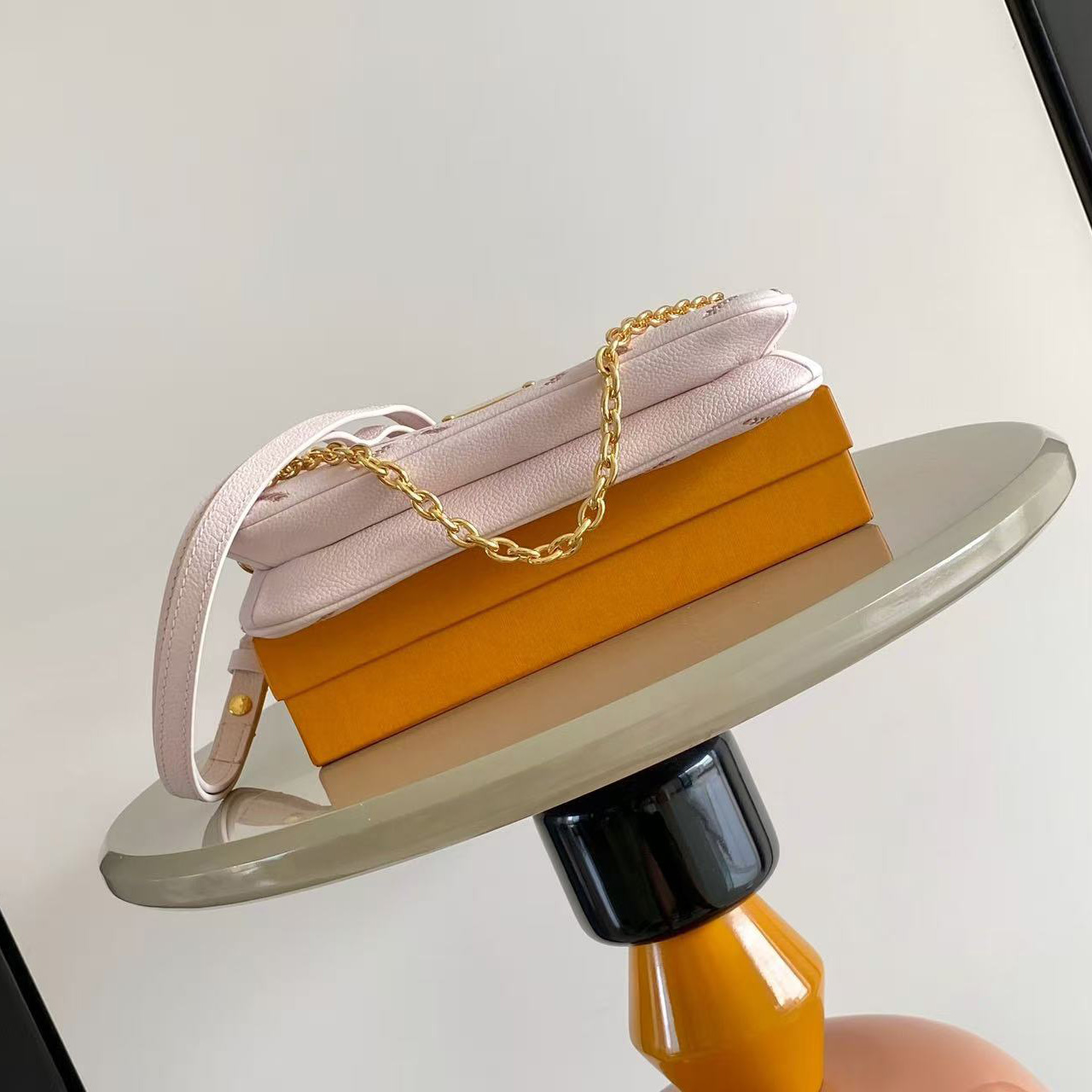 Louis Vuitton Pochette Liv M29495 - DesignerGu