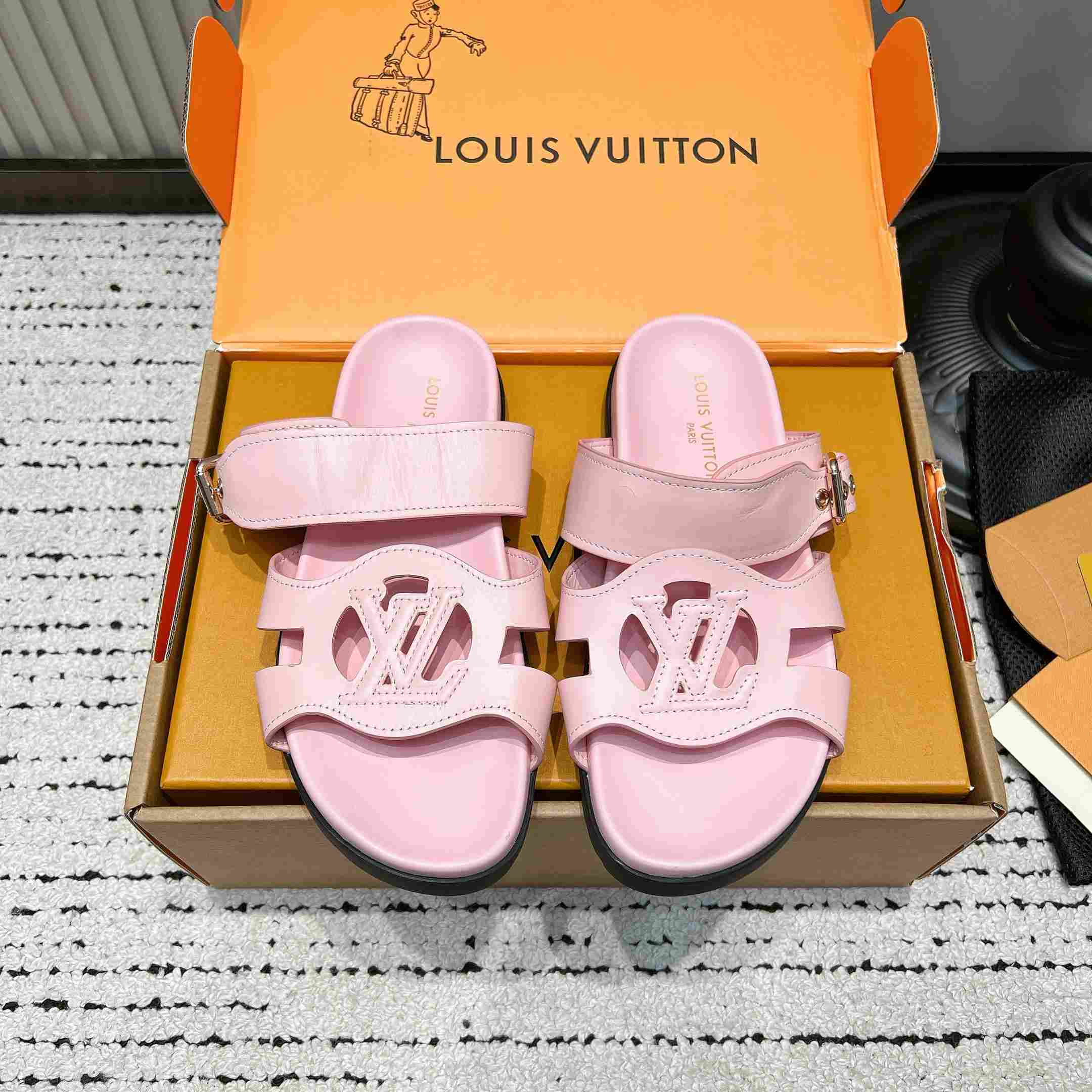 Louis Vuitton LV Isola Comfort Mule  - DesignerGu