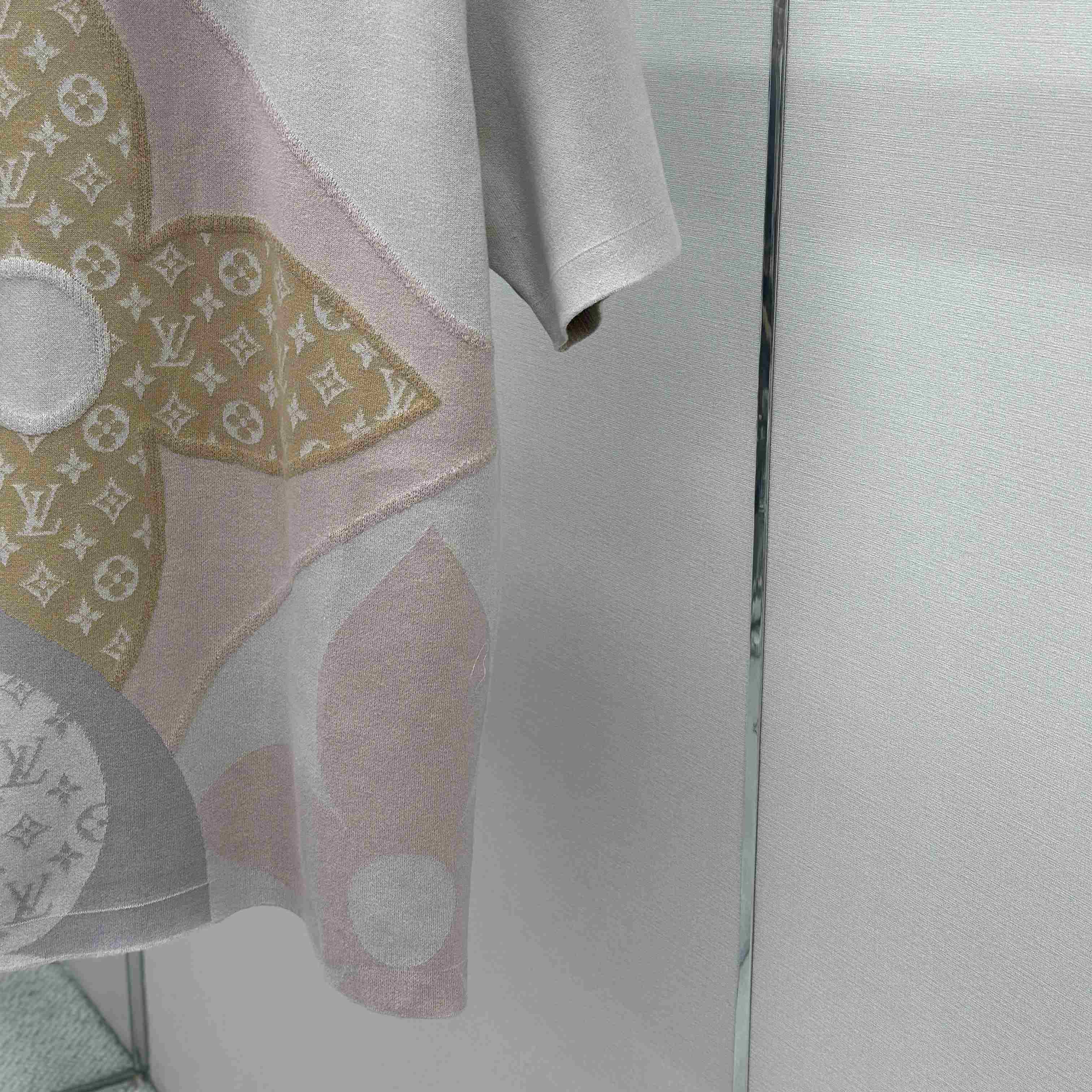 Louis Vuitton Patchwork Signature Short-Sleeved Crewneck 1AK6ZQ - DesignerGu
