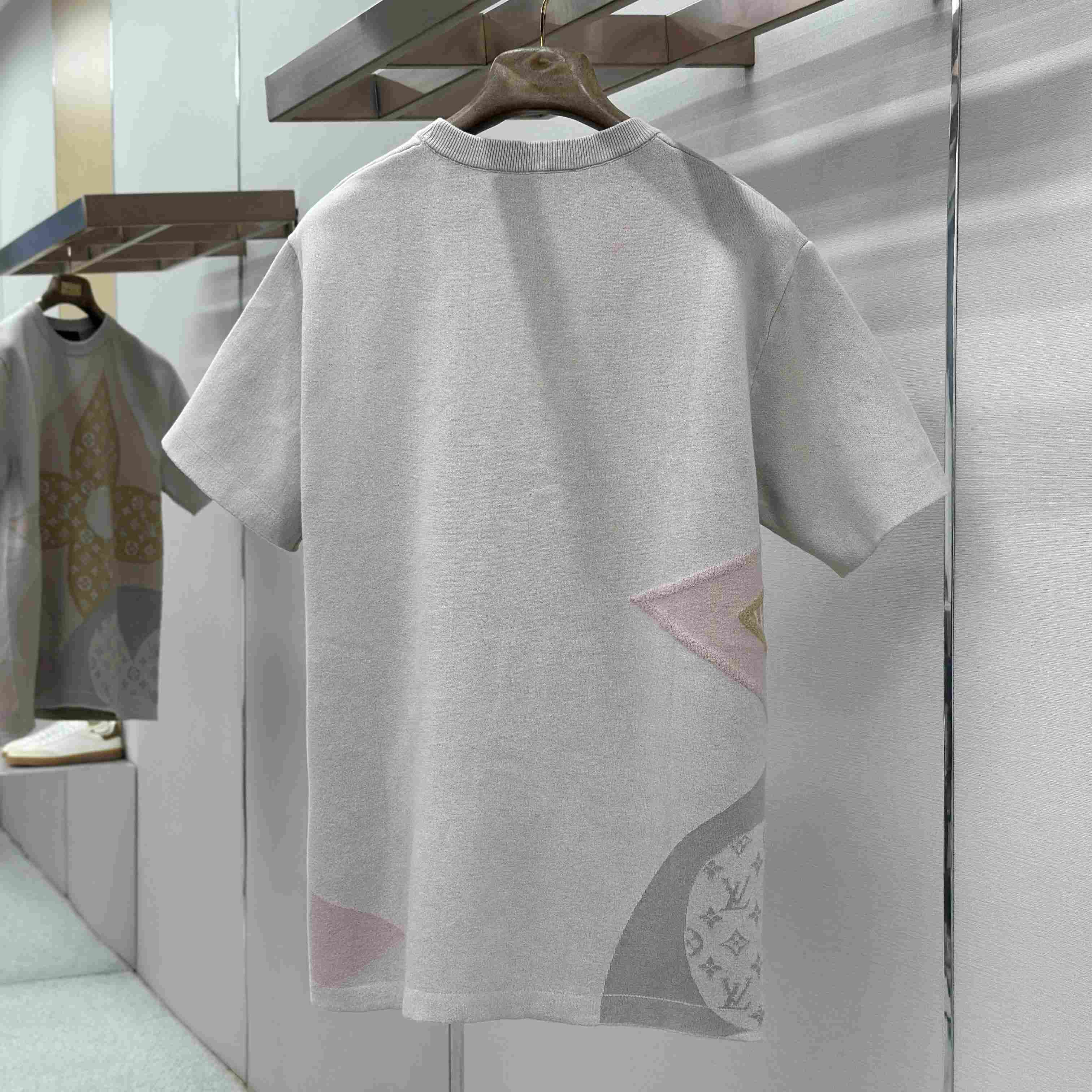 Louis Vuitton Patchwork Signature Short-Sleeved Crewneck 1AK6ZQ - DesignerGu