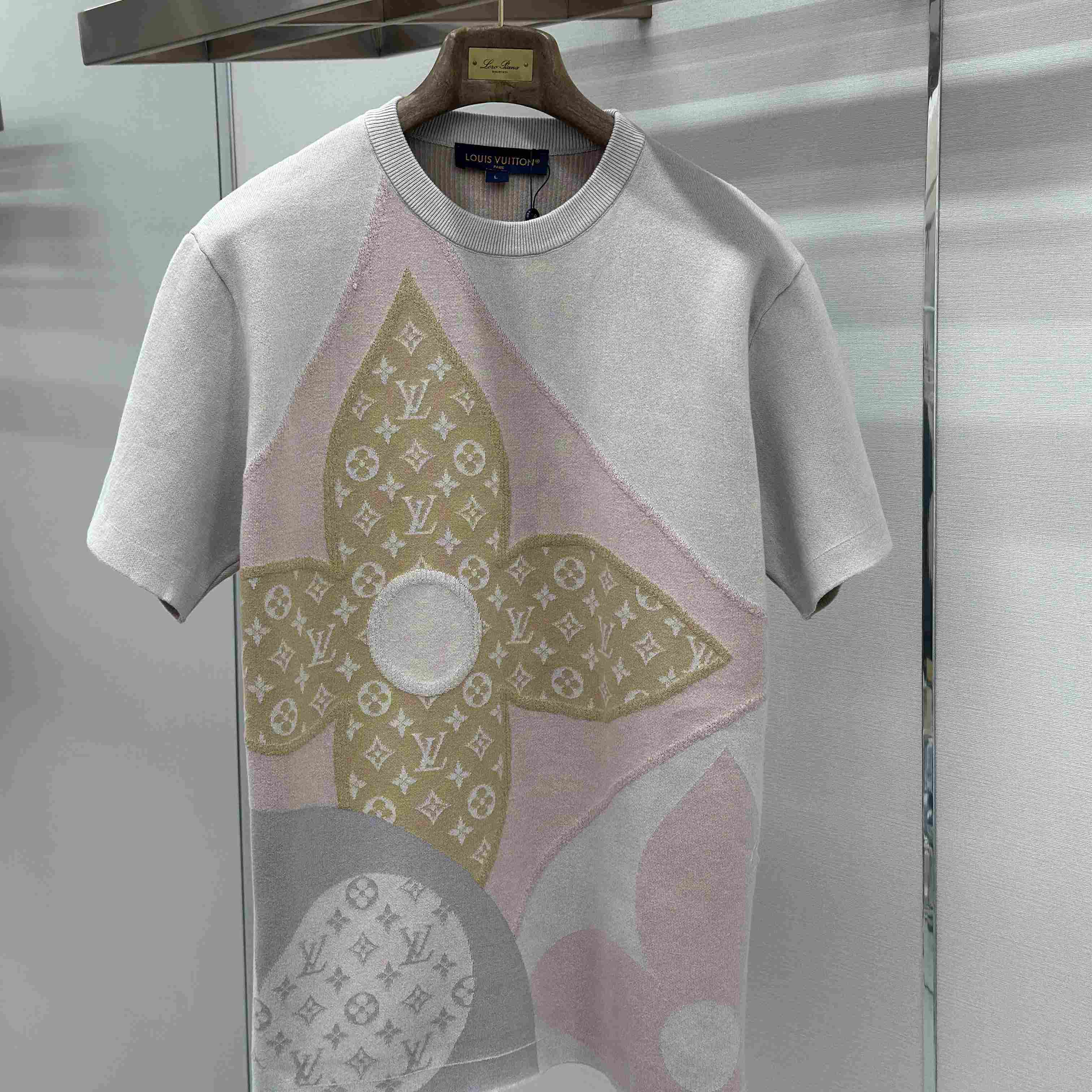 Louis Vuitton Patchwork Signature Short-Sleeved Crewneck 1AK6ZQ - DesignerGu