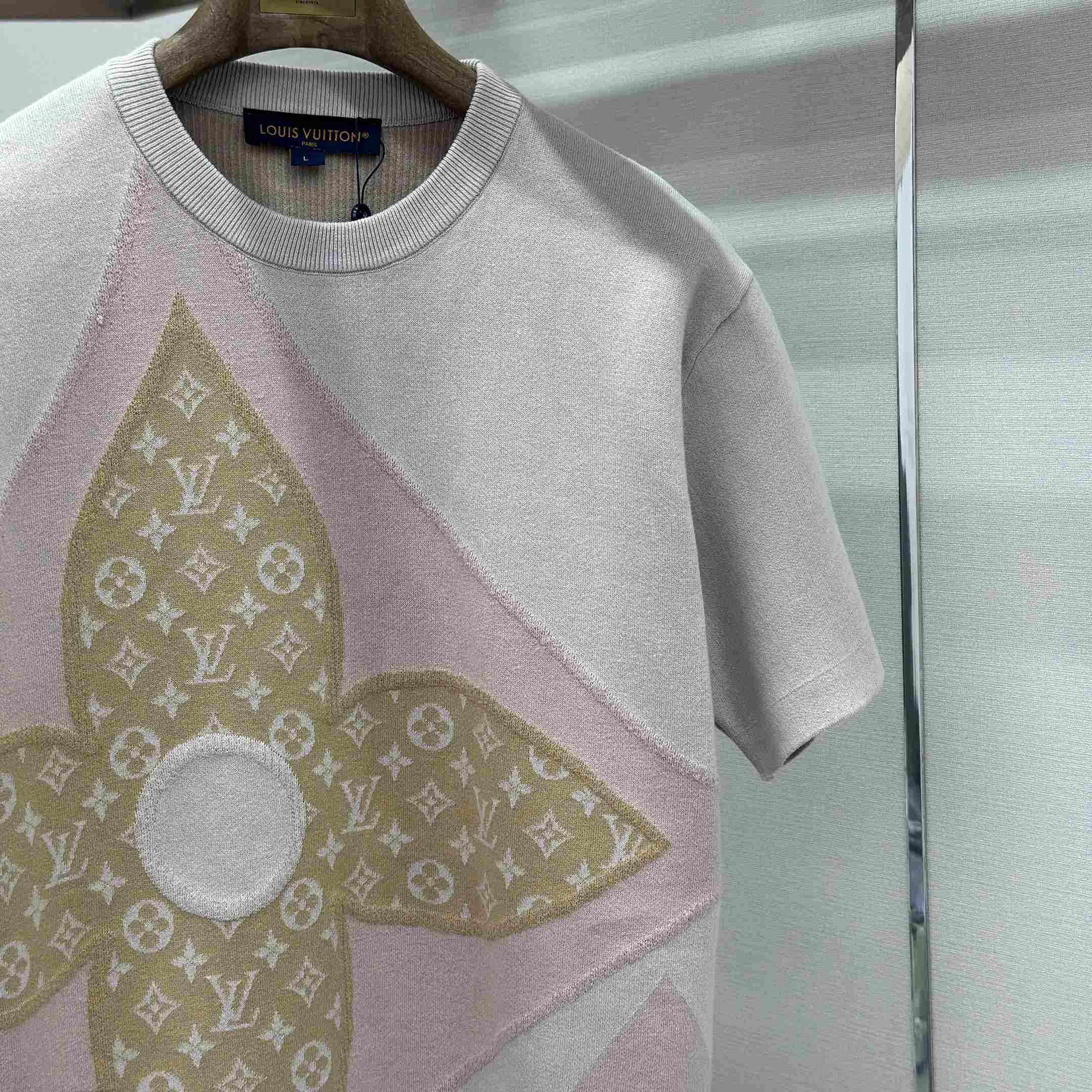 Louis Vuitton Patchwork Signature Short-Sleeved Crewneck 1AK6ZQ - DesignerGu