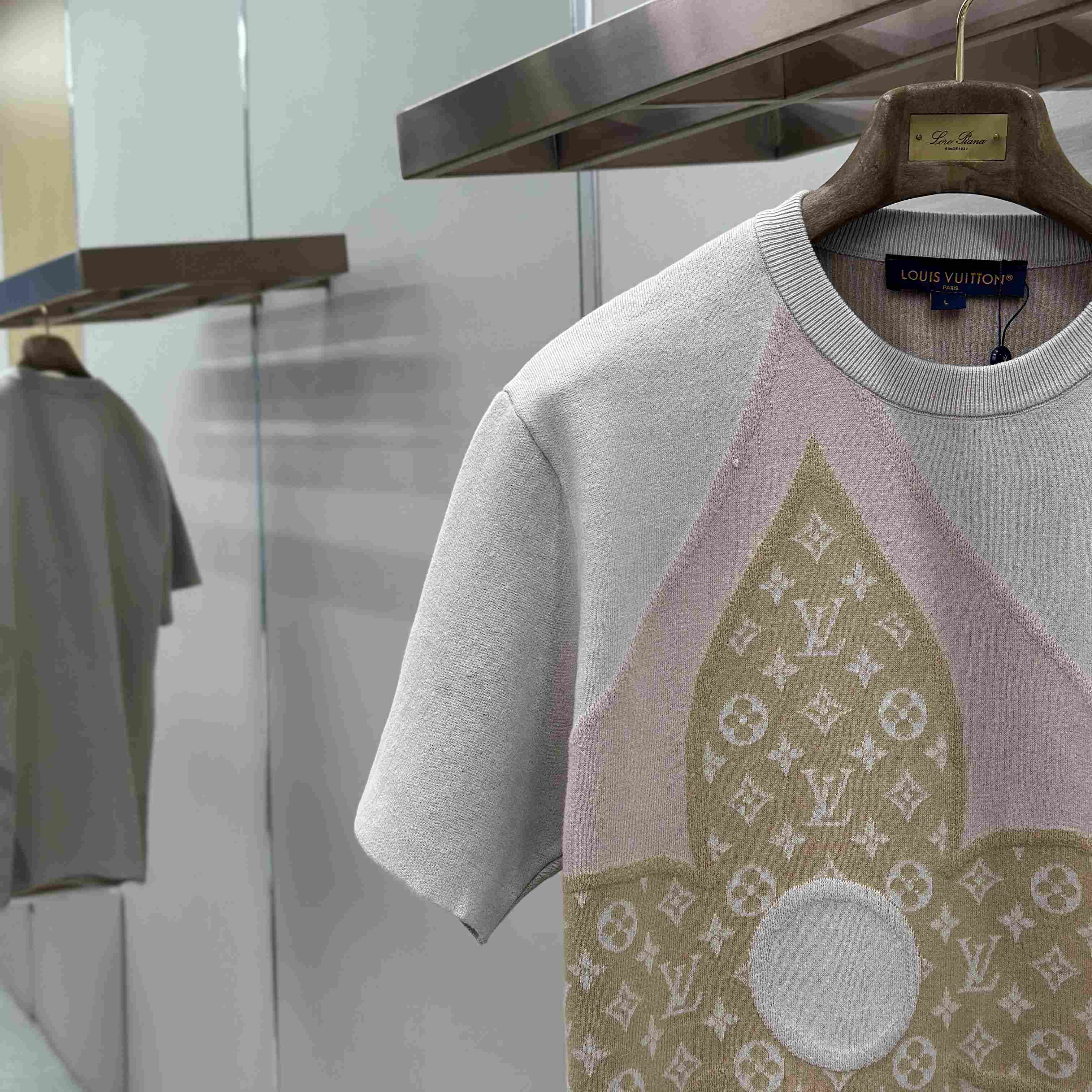 Louis Vuitton Patchwork Signature Short-Sleeved Crewneck 1AK6ZQ - DesignerGu