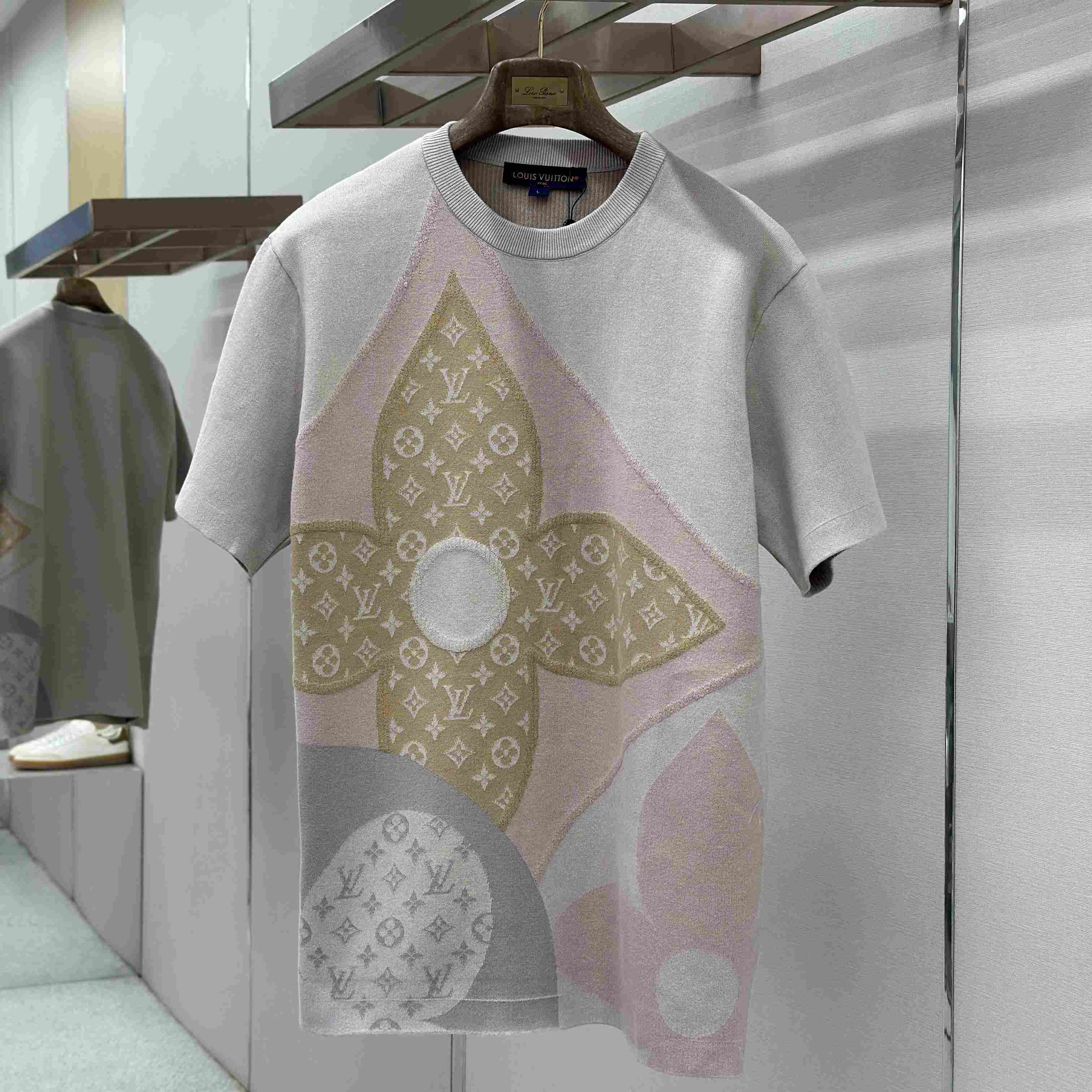 Louis Vuitton Patchwork Signature Short-Sleeved Crewneck 1AK6ZQ - DesignerGu