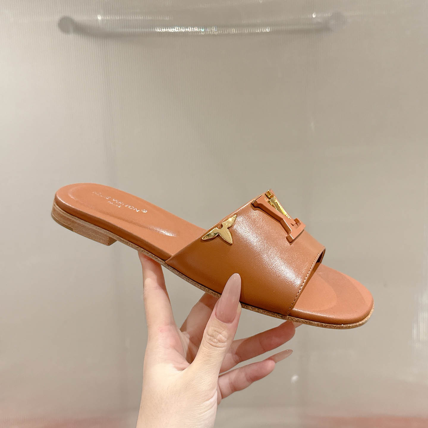 Louis Vuitton LV Mare Flat Mule - DesignerGu