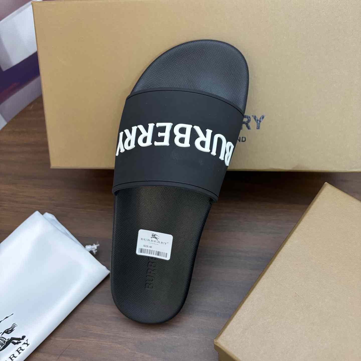 Burberry Logo Slides - DesignerGu