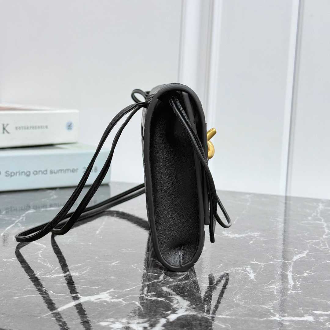 Bottega Veneta Andiamo Pouch On Strap - DesignerGu