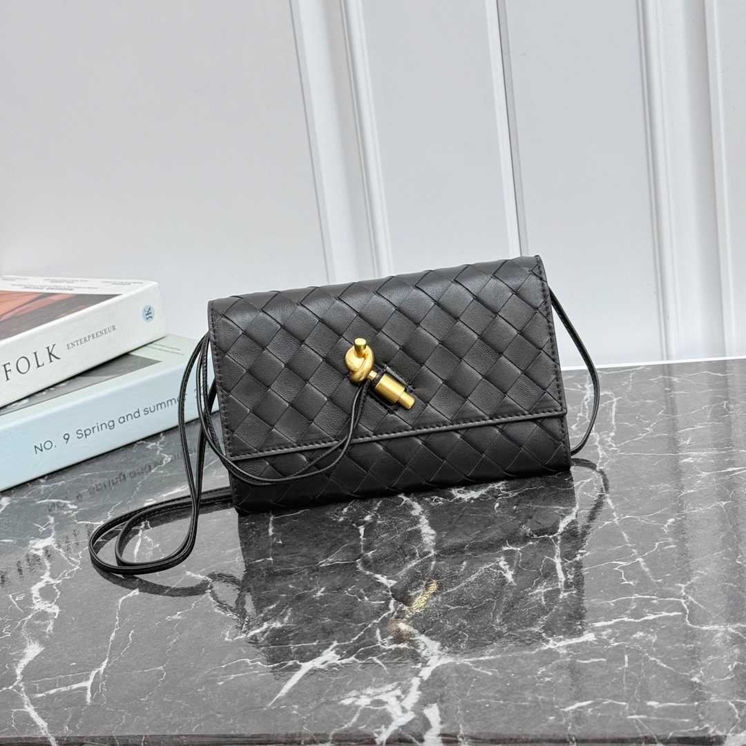 Bottega Veneta Andiamo Pouch On Strap - DesignerGu
