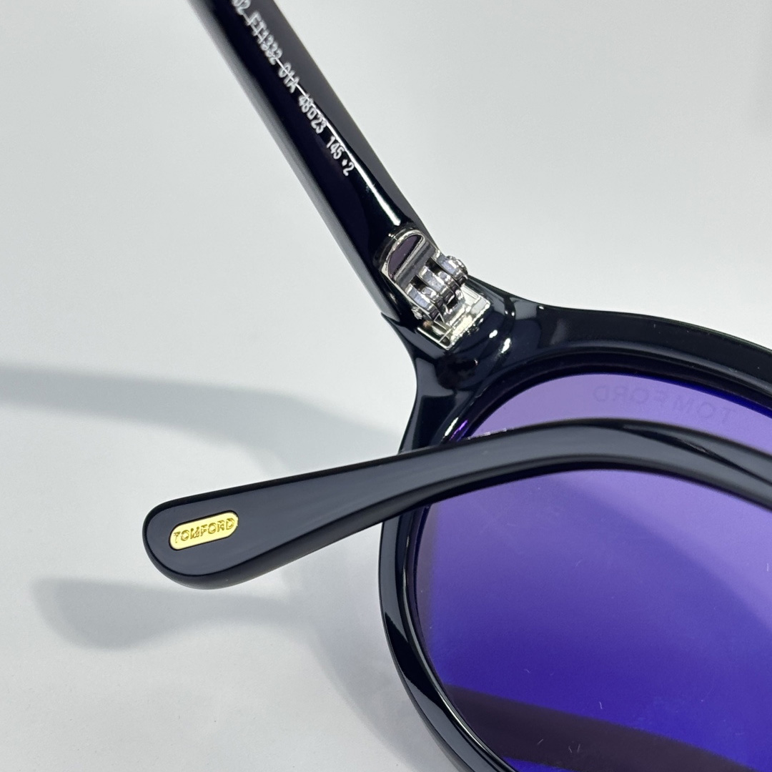 Tom Ford FT1332 Sunglasses - DesignerGu