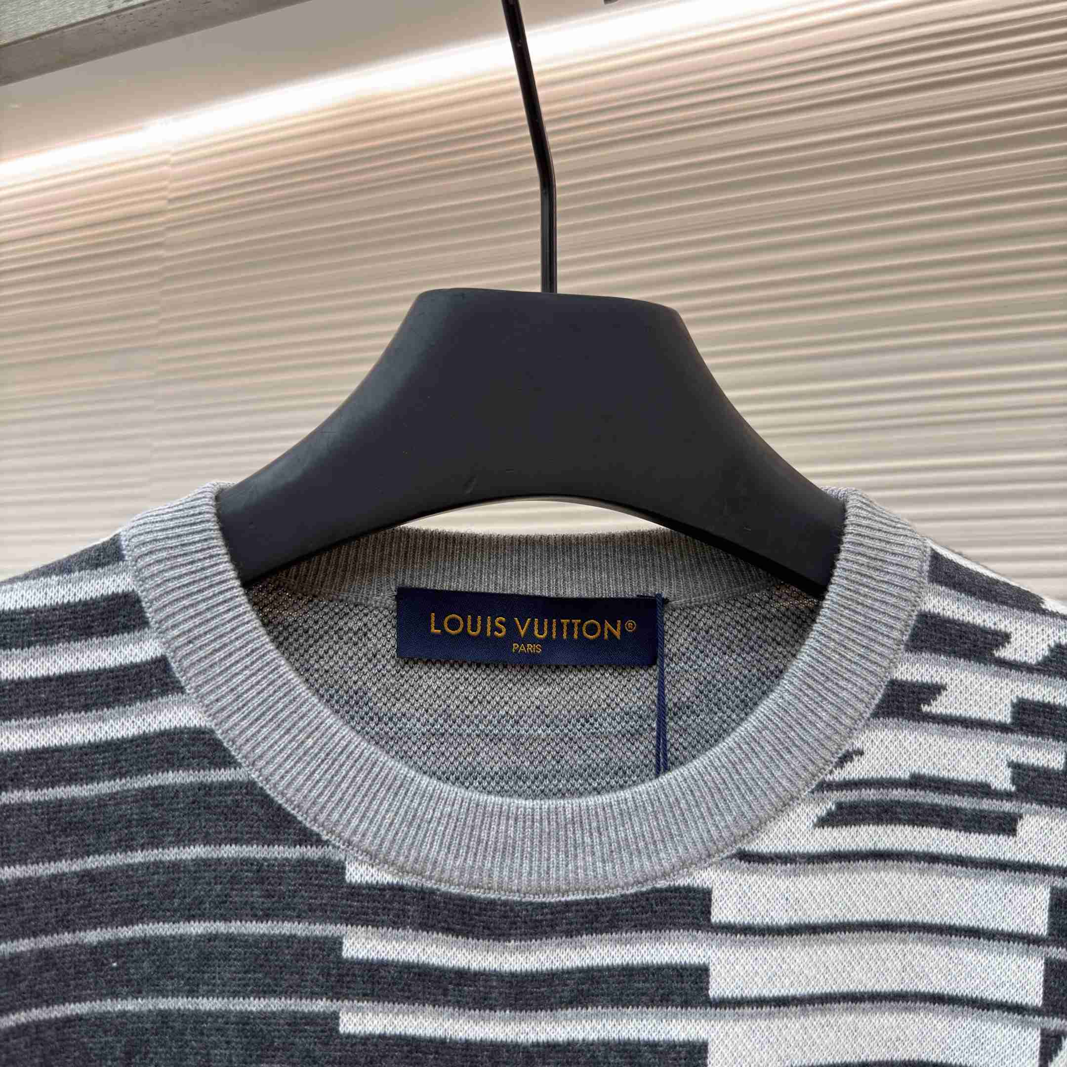 Louis Vuitton Monogram Short-Sleeved Crewneck 1AK70A - DesignerGu