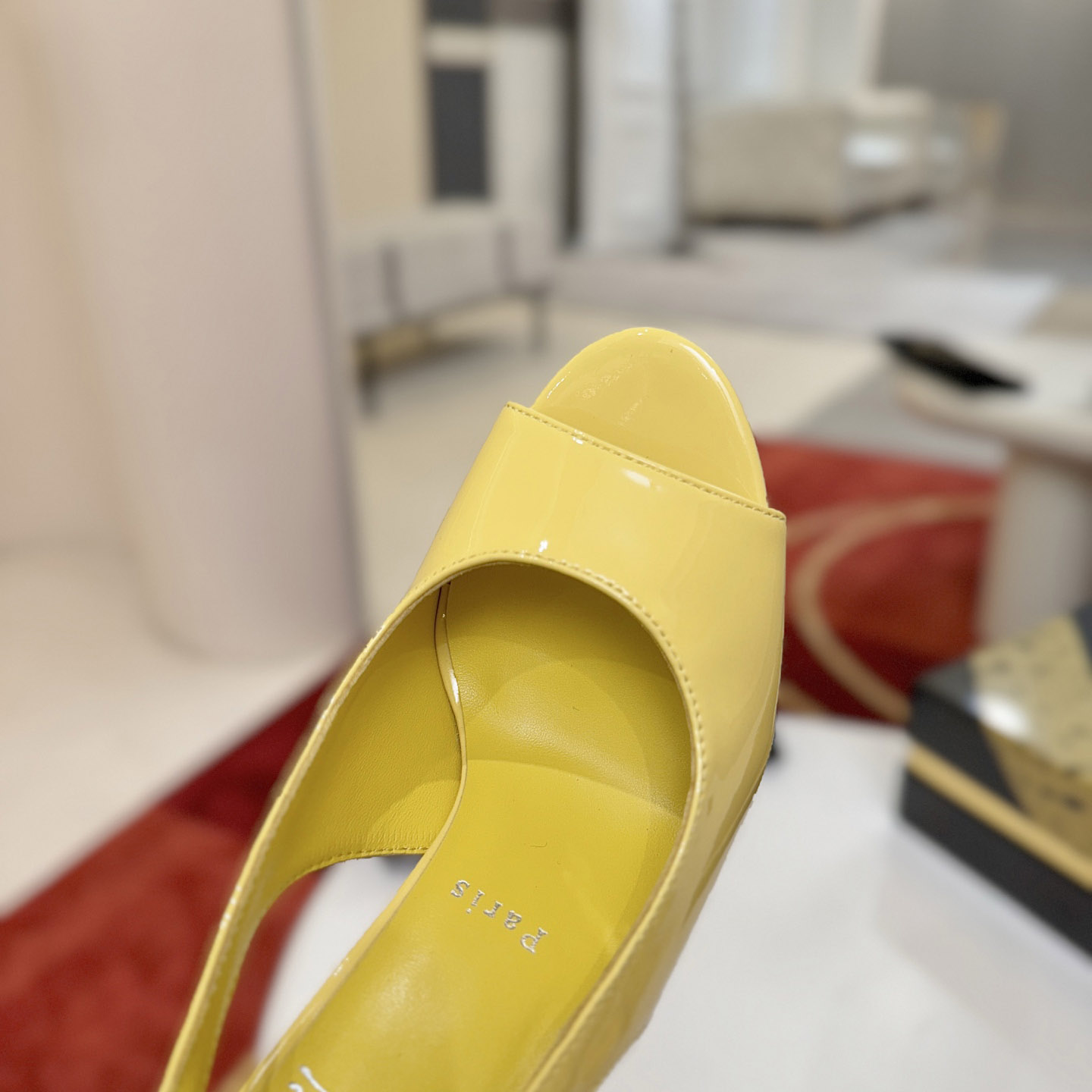 Christian Louboutin Sofia Z - DesignerGu
