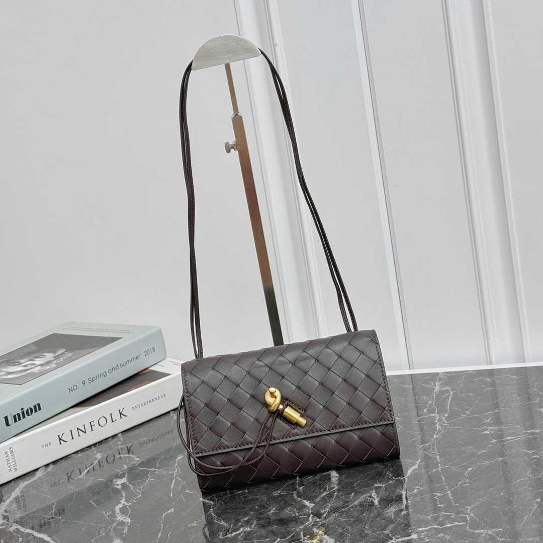 Bottega Veneta Andiamo Pouch On Strap - DesignerGu