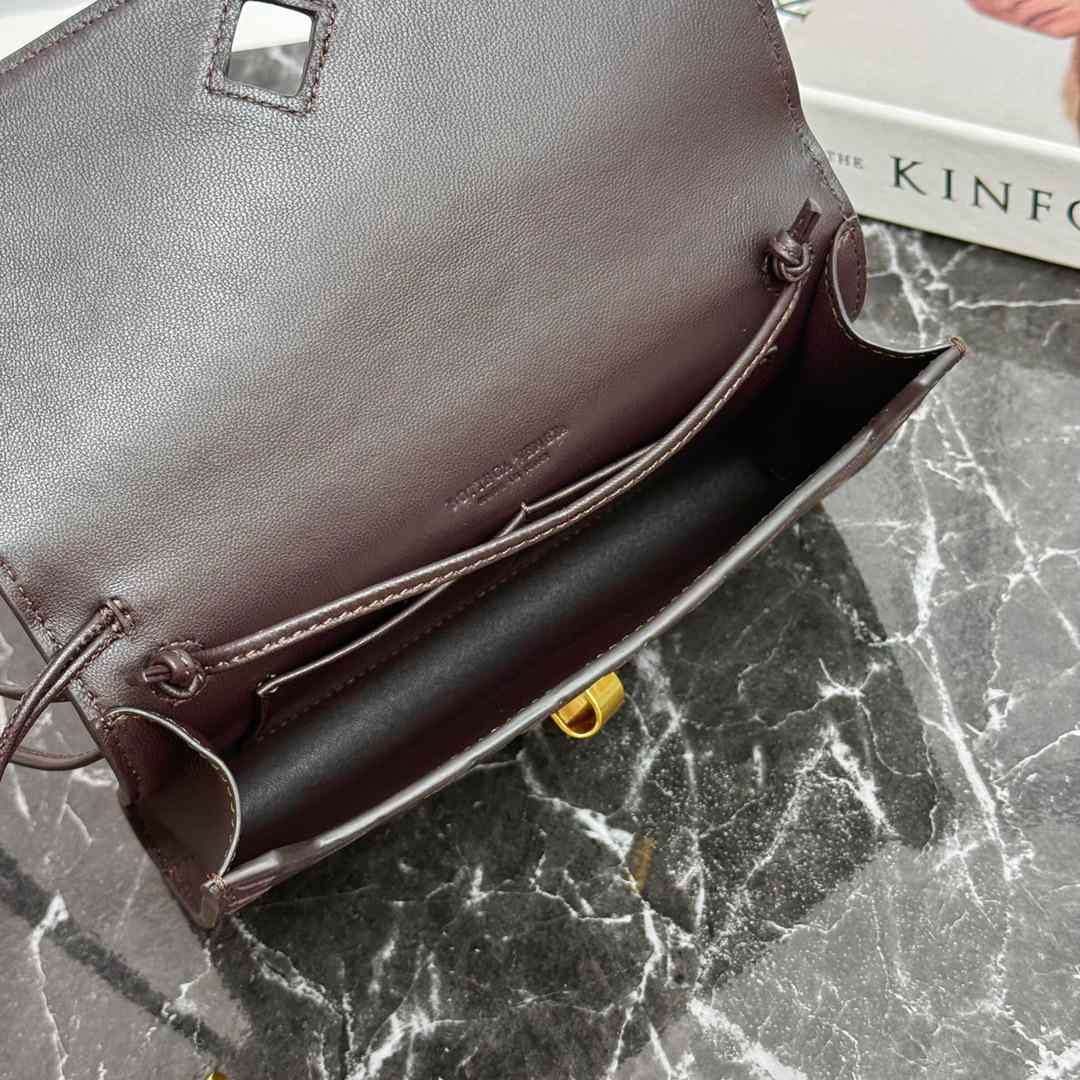 Bottega Veneta Andiamo Pouch On Strap - DesignerGu