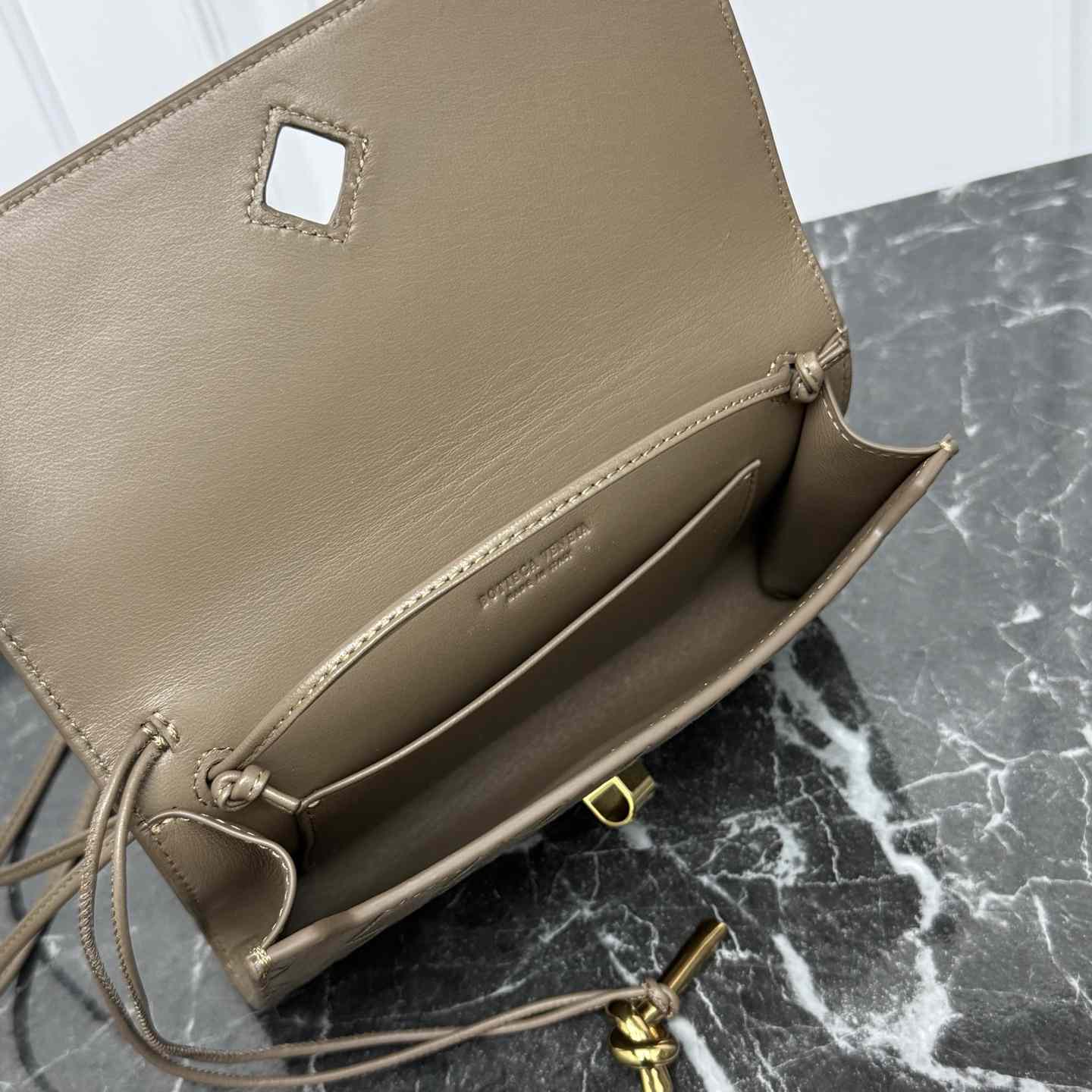 Bottega Veneta Andiamo Pouch On Strap - DesignerGu