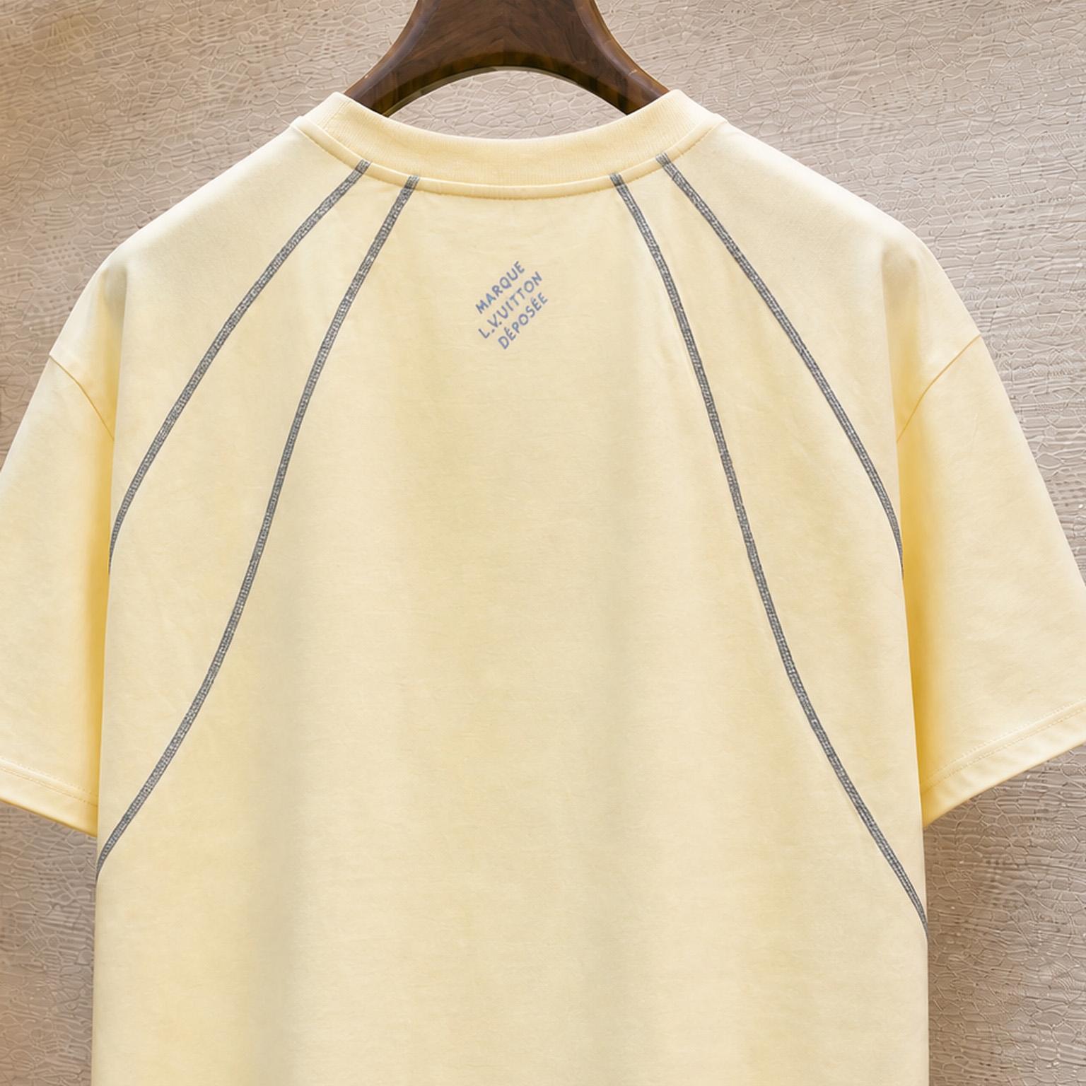Louis Vuitton T-Shirt With Reflective Details 1AKOR7 - DesignerGu