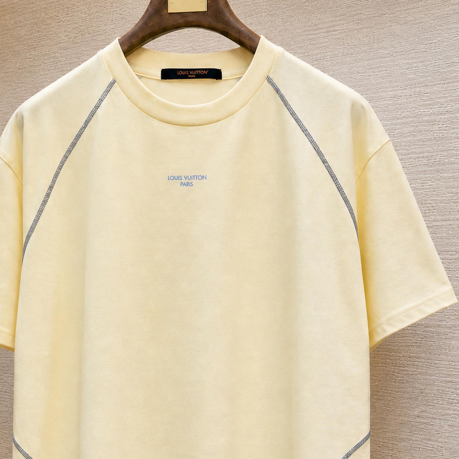 Louis Vuitton T-Shirt With Reflective Details 1AKOR7 - DesignerGu