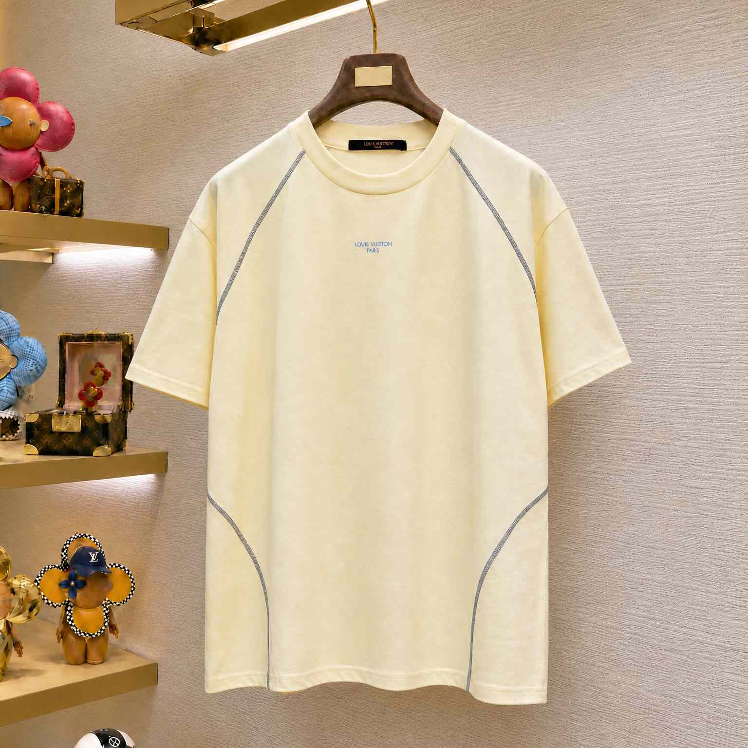 Louis Vuitton T-Shirt With Reflective Details 1AKOR7 - DesignerGu