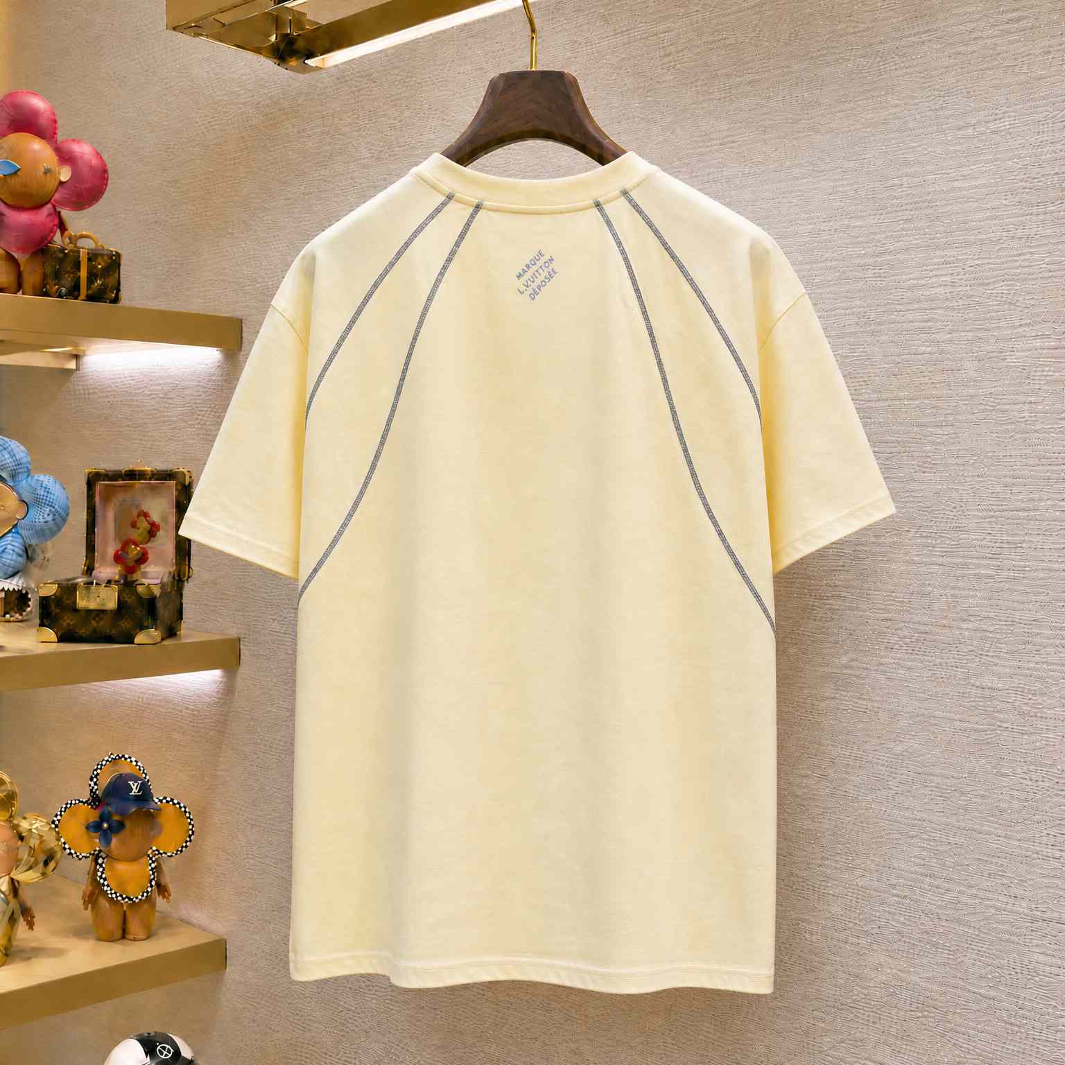 Louis Vuitton T-Shirt With Reflective Details 1AKOR7 - DesignerGu