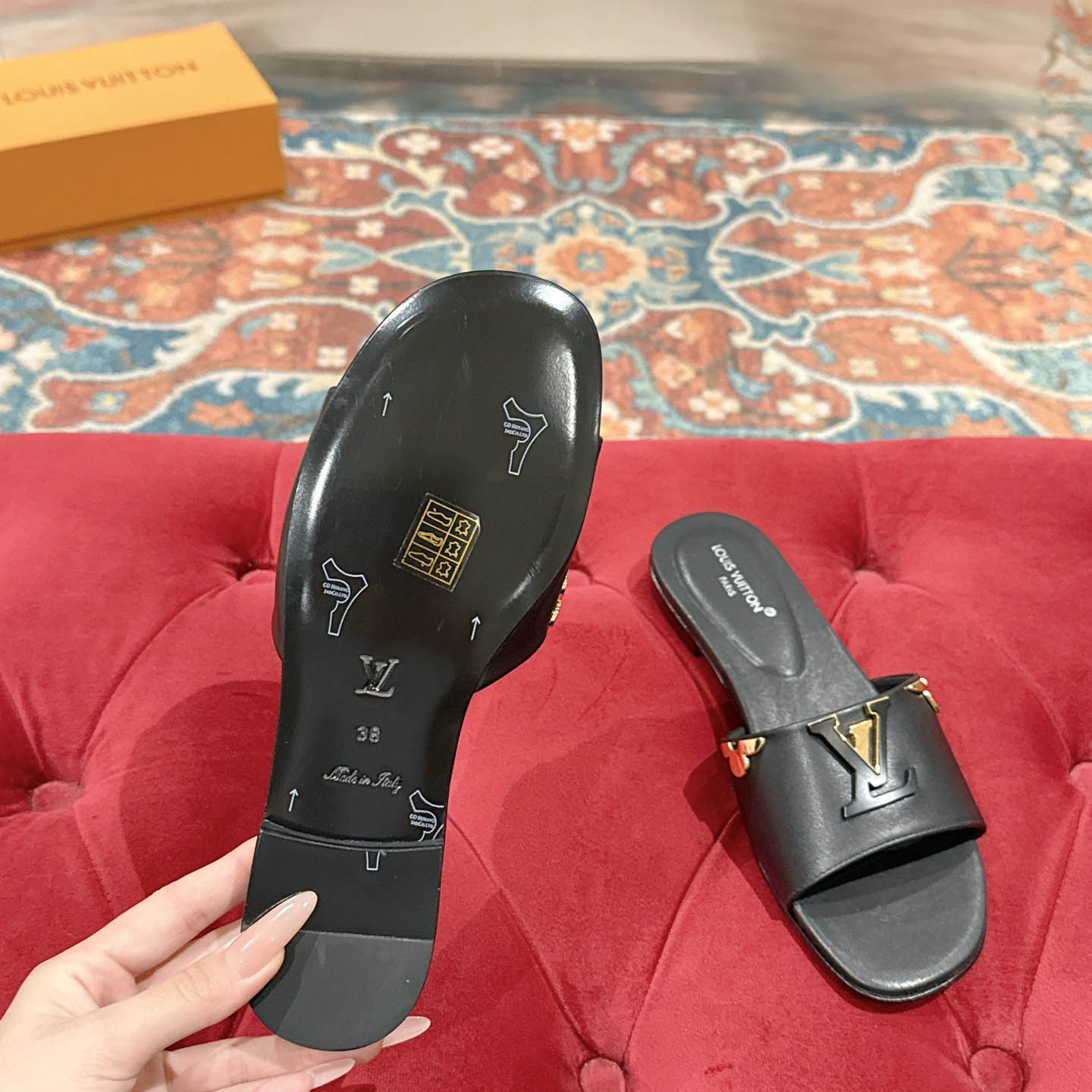 Louis Vuitton LV Mare Flat Mule - DesignerGu