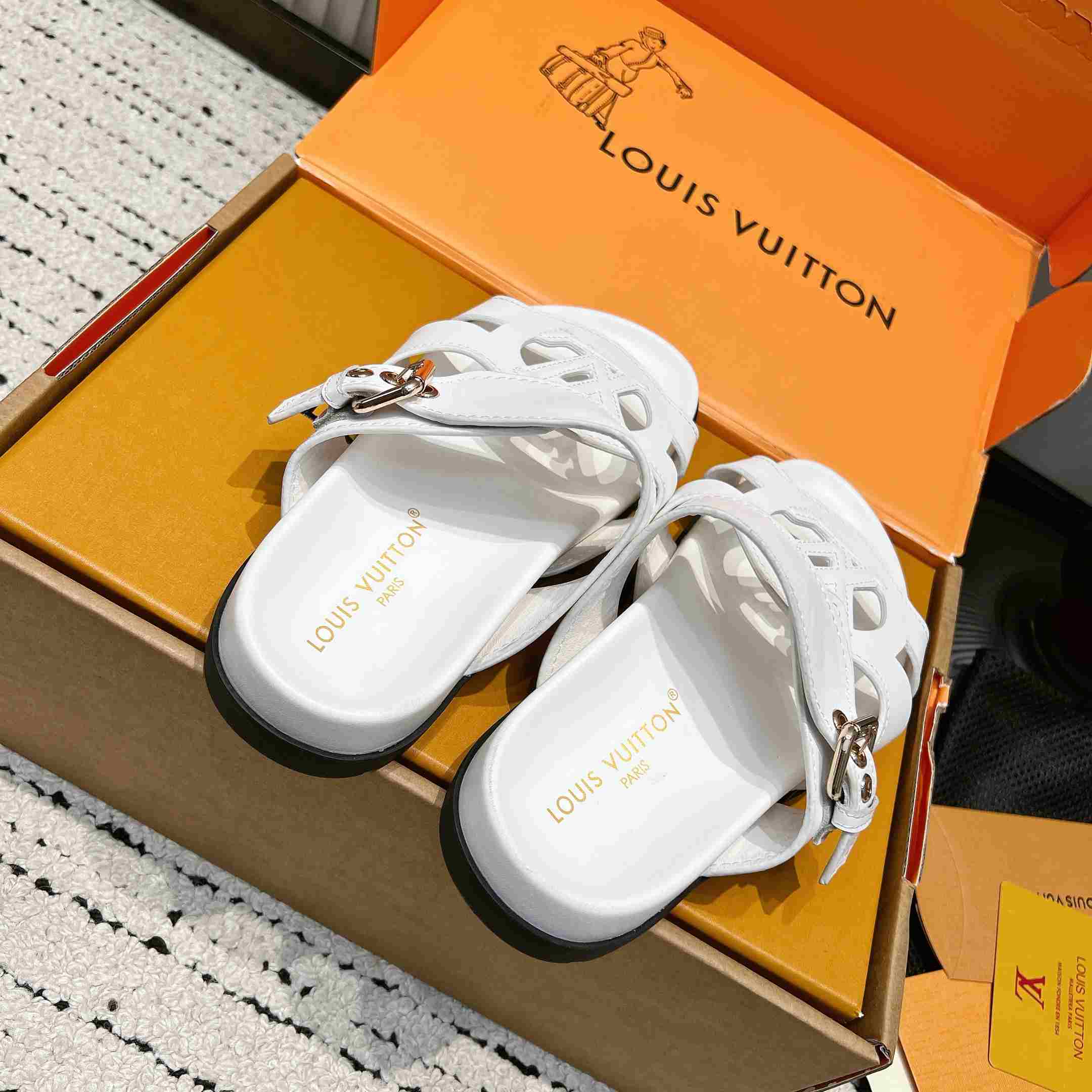 Louis Vuitton LV Isola Comfort Mule  - DesignerGu