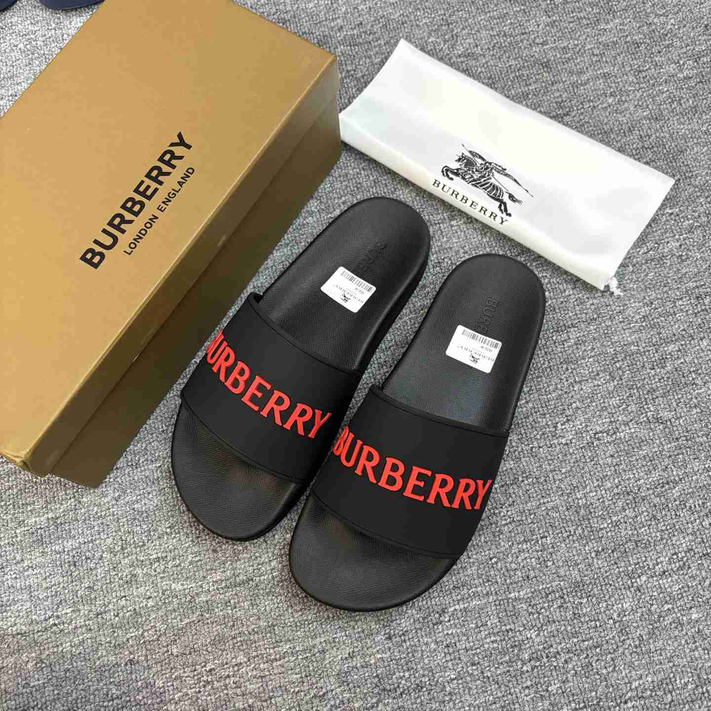 Burberry Logo Slides - DesignerGu