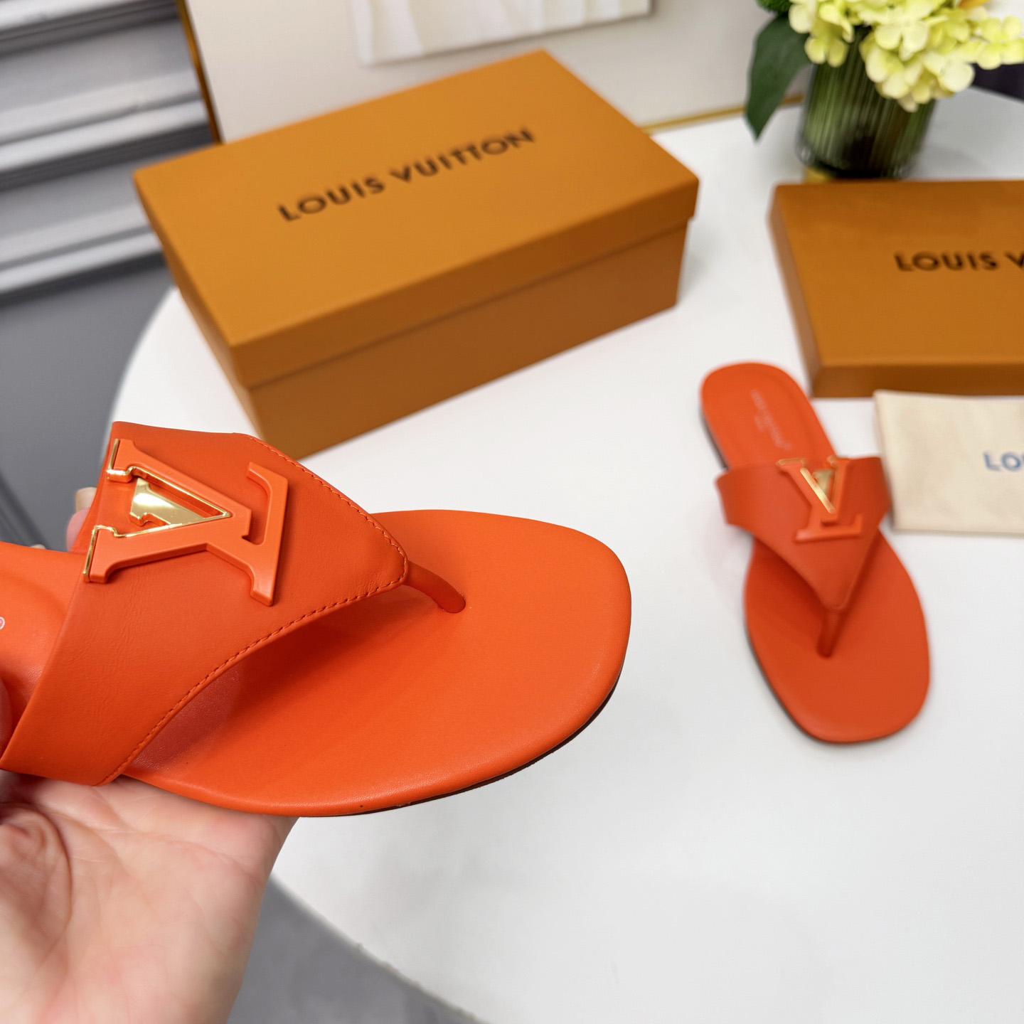Louis Vuitton LV Mare Flat Thong - DesignerGu