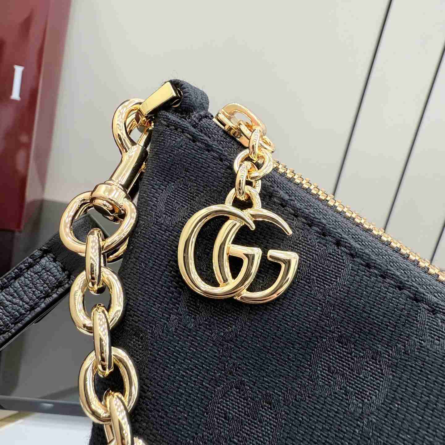 Gucci Lady Lunetta Chain Medium Shoulder Bag A006OA - DesignerGu