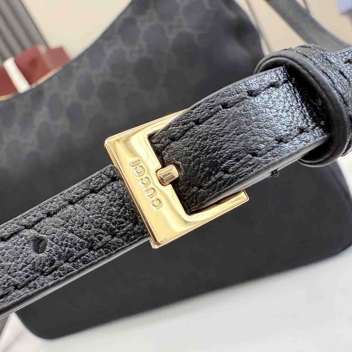 Gucci Lady Lunetta Chain Medium Shoulder Bag A006OA - DesignerGu