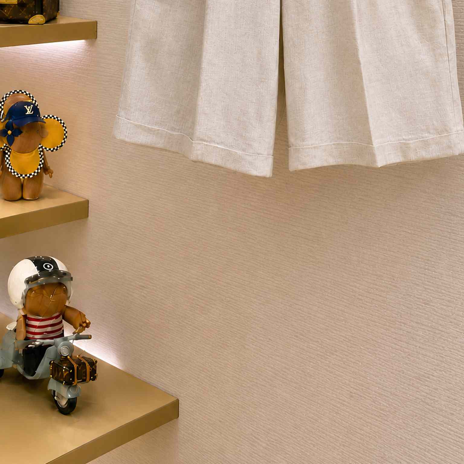 Loro Piana Linen Shorts - DesignerGu