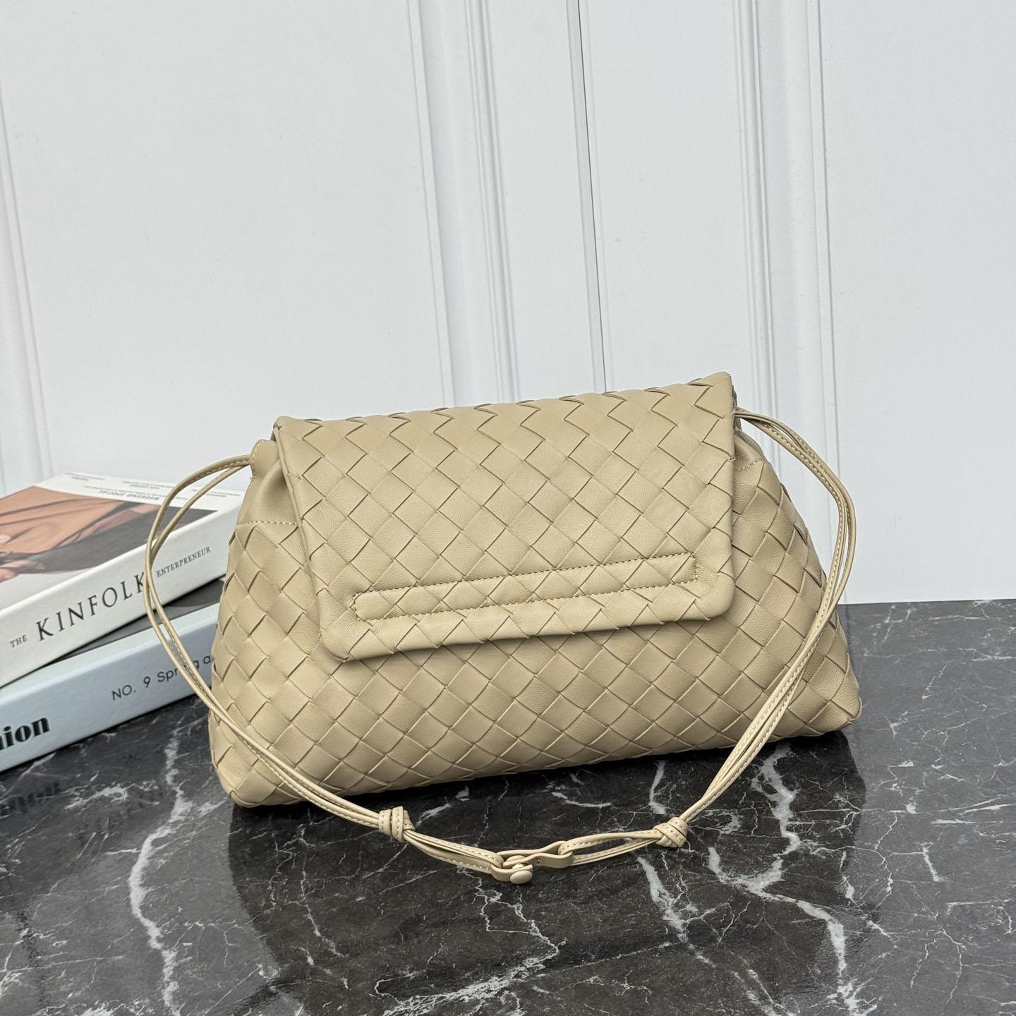Bottega Veneta Giorno - DesignerGu