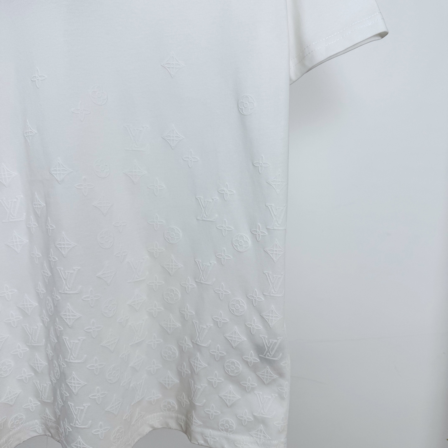 Louis Vuitton Flock Print Monogram Gradient T-Shirt 1AK7LM - DesignerGu