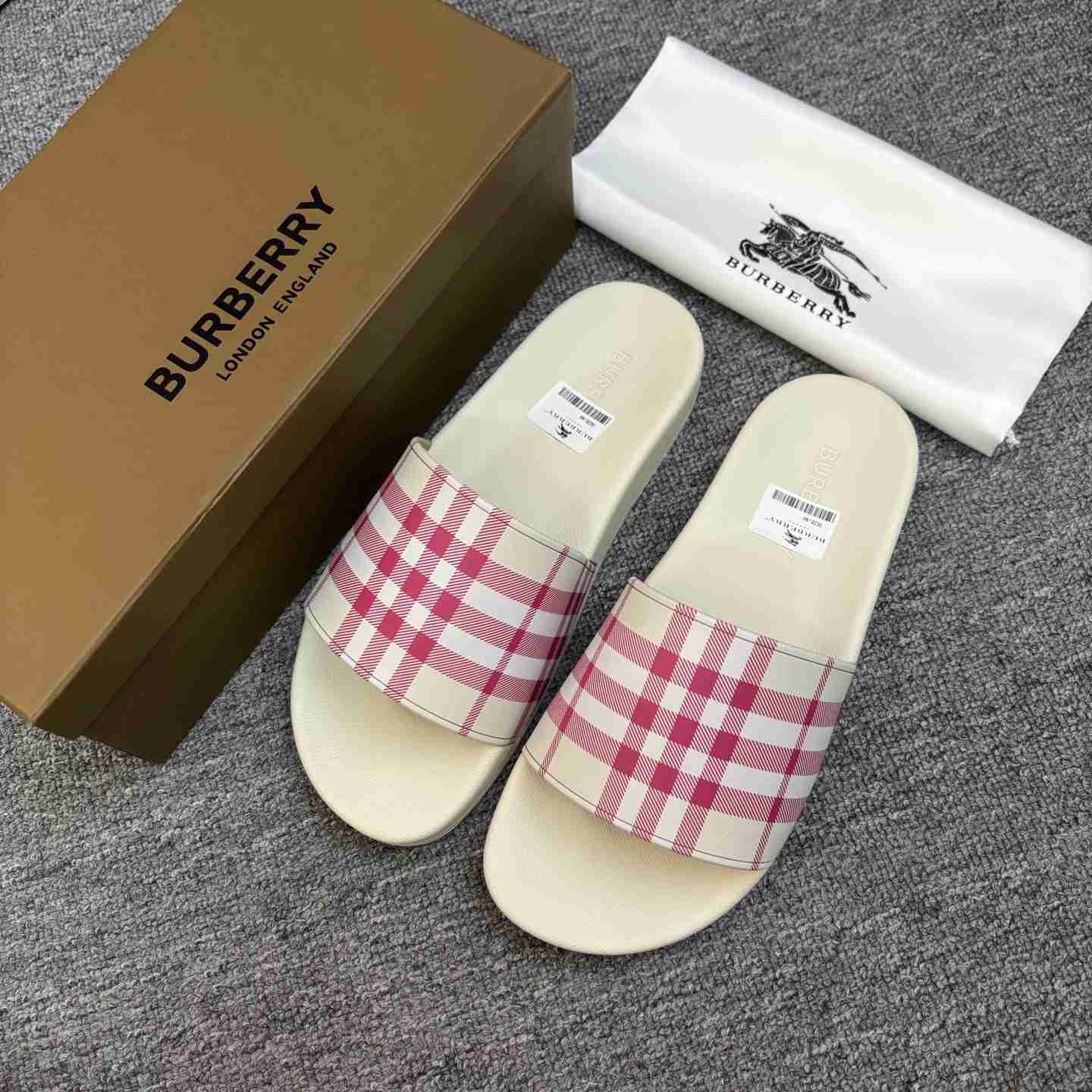 Burberry Check Slides - DesignerGu