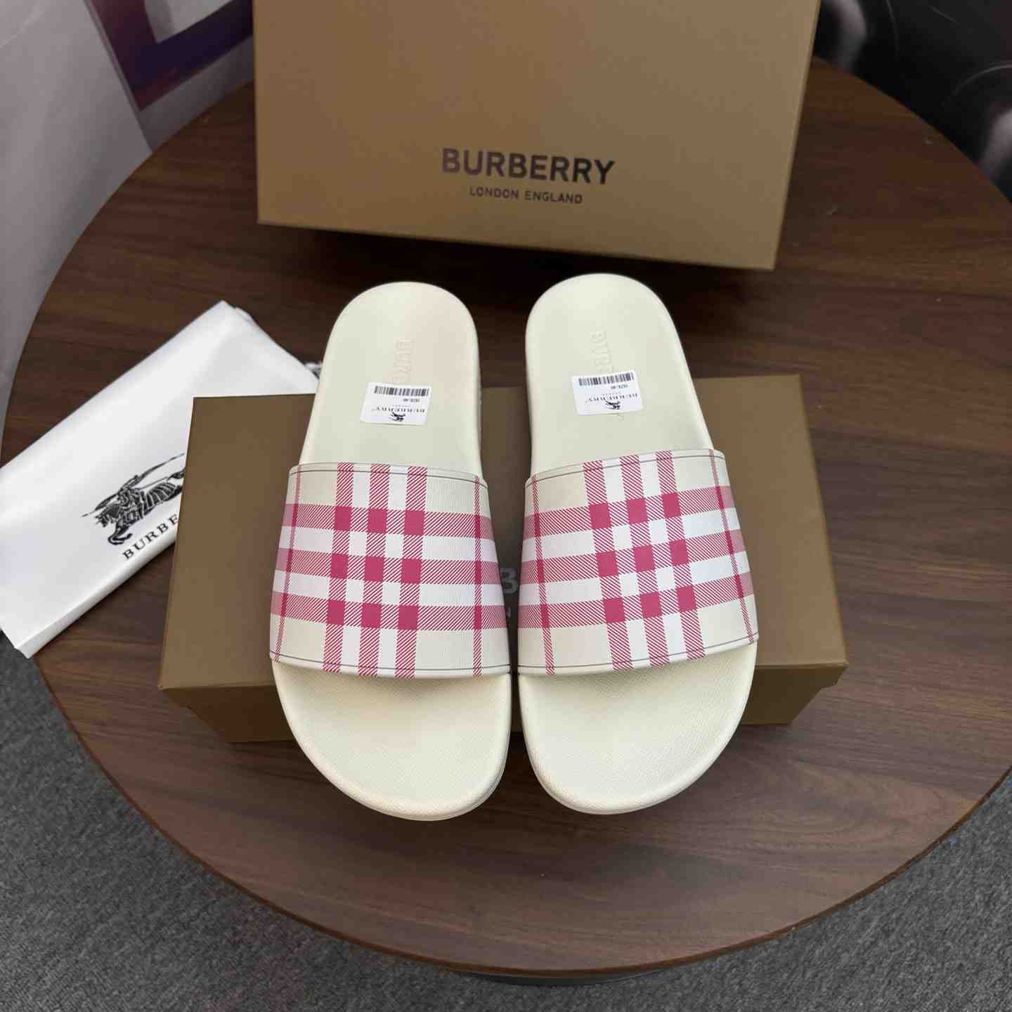 Burberry Check Slides - DesignerGu