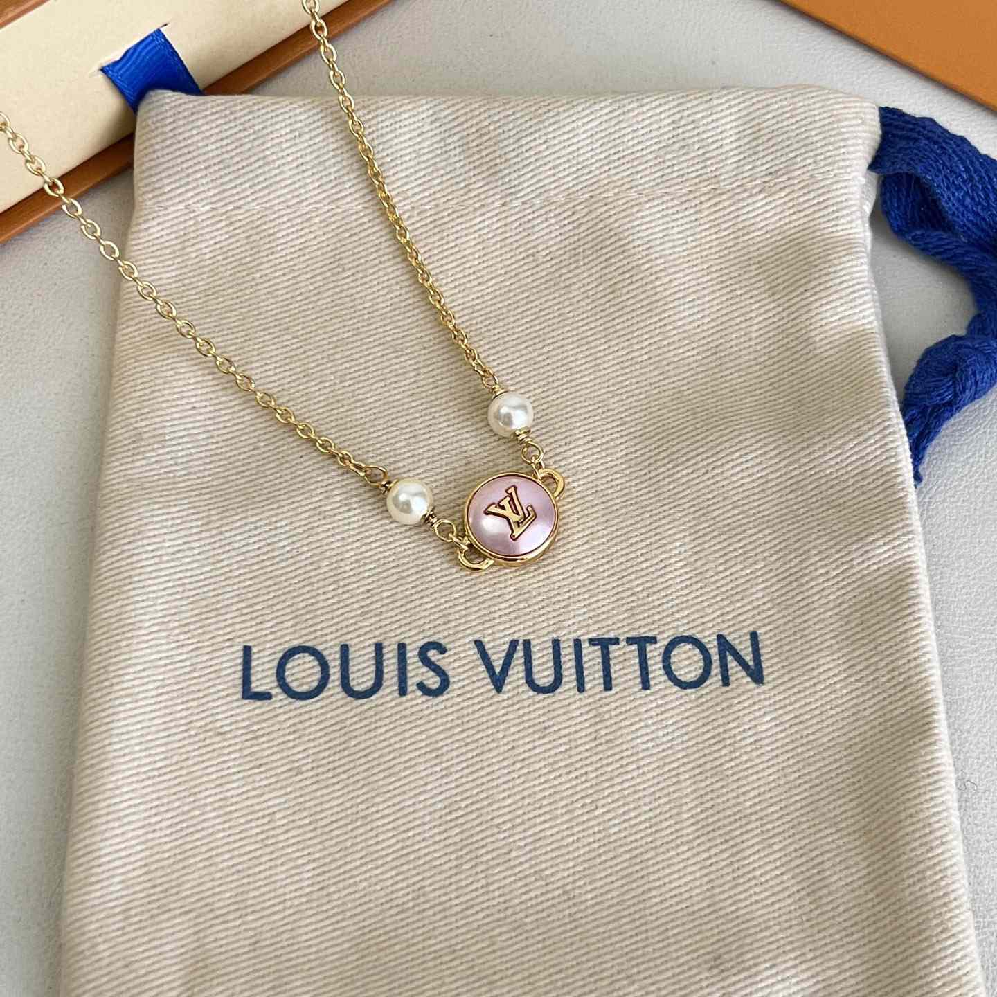 Louis Vuitton LV Pearly Confetti Necklace M04159 - DesignerGu