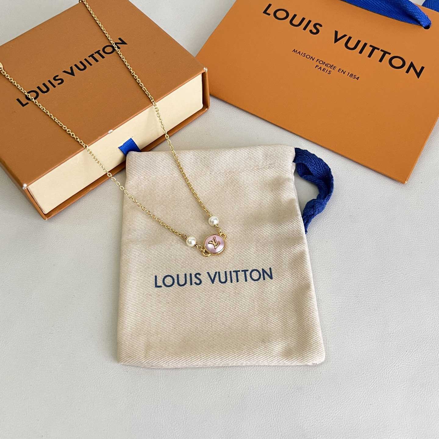 Louis Vuitton LV Pearly Confetti Necklace M04159 - DesignerGu
