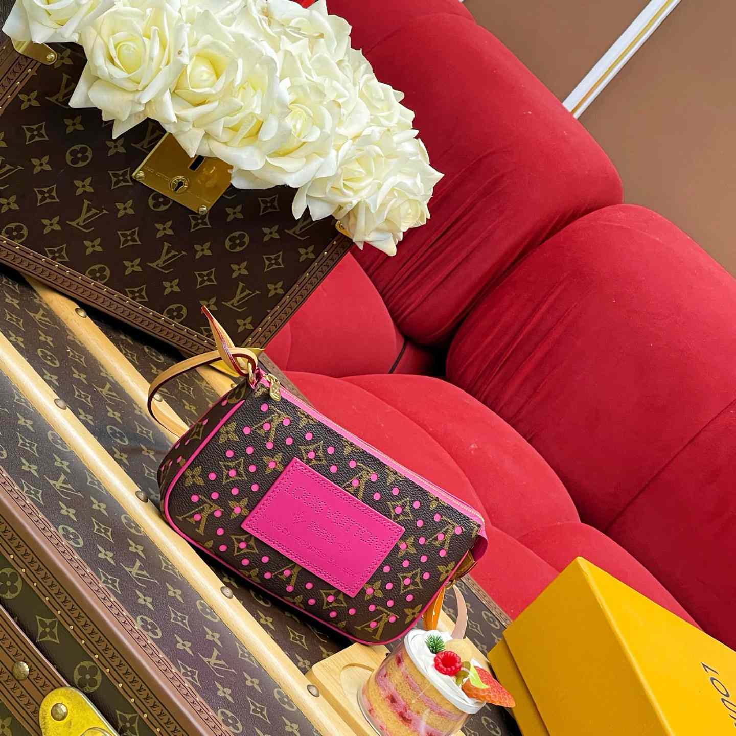 Louis Vuitton  Pochette Accessoires M29001 - DesignerGu