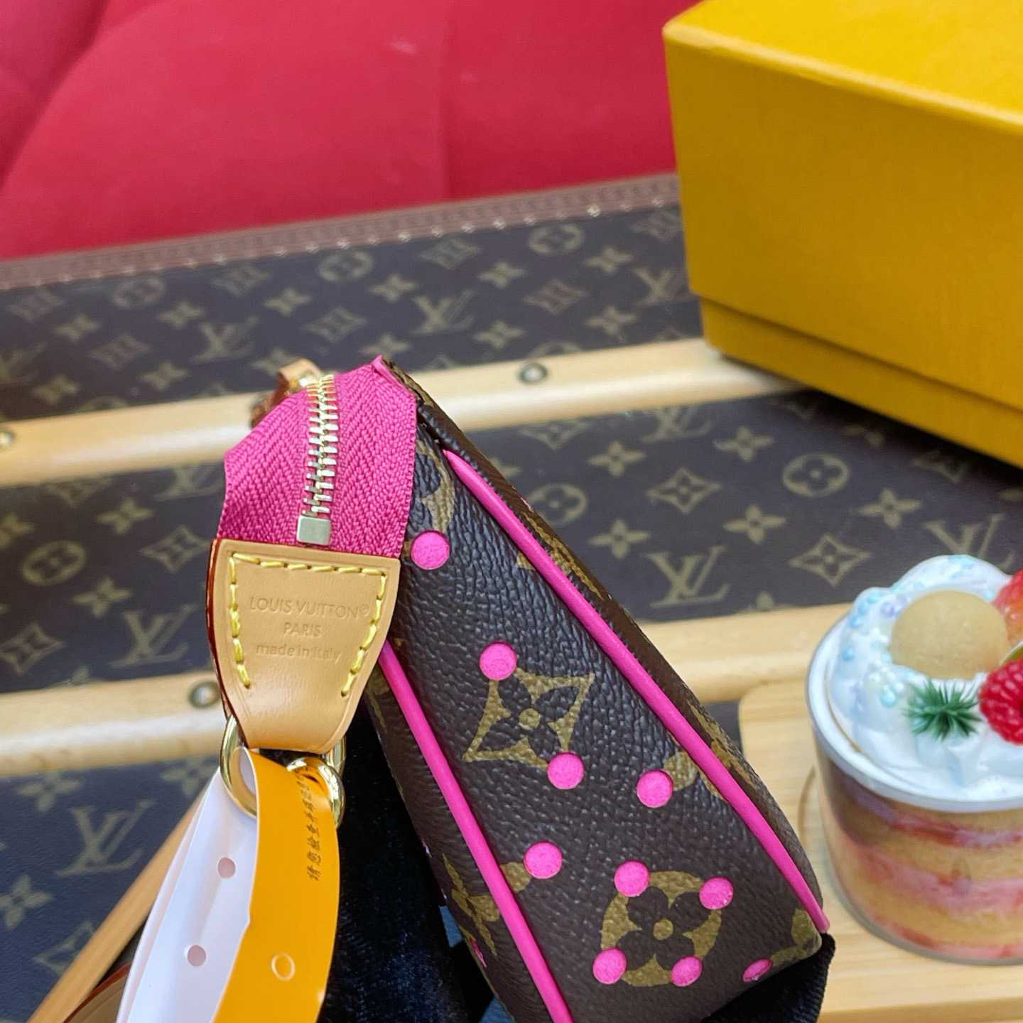 Louis Vuitton  Pochette Accessoires M29001 - DesignerGu