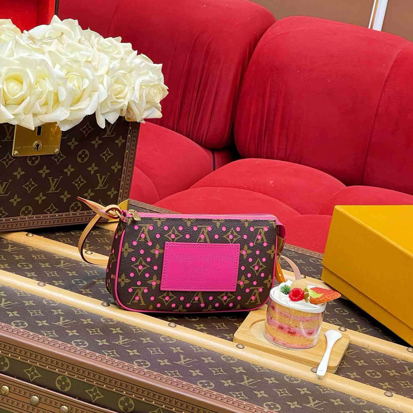 Louis Vuitton  Pochette Accessoires M29001 - DesignerGu