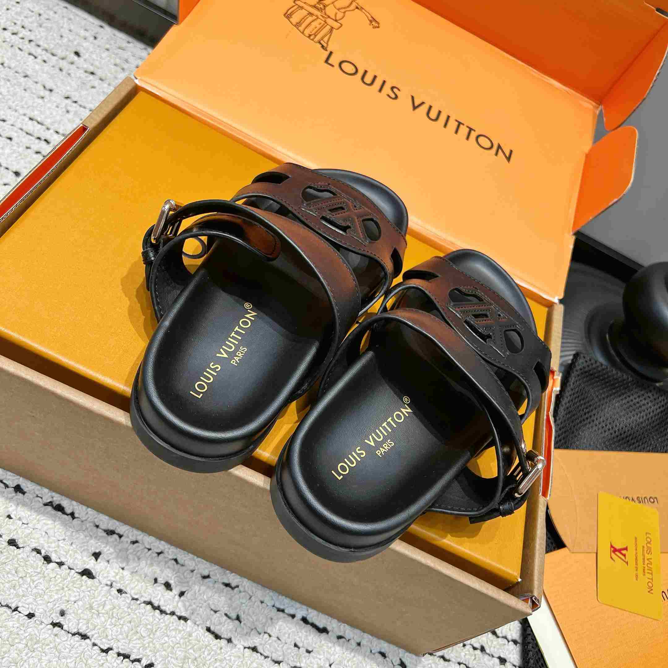 Louis Vuitton LV Isola Comfort Mule  - DesignerGu