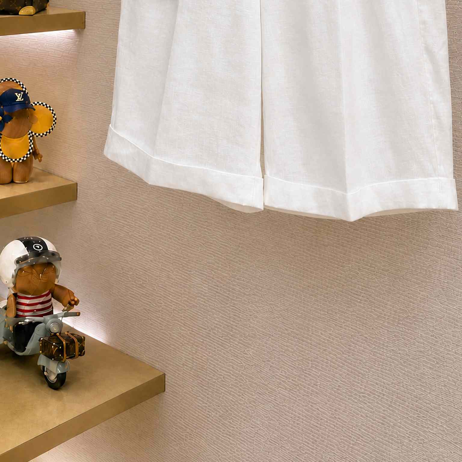 Loro Piana Linen Shorts - DesignerGu