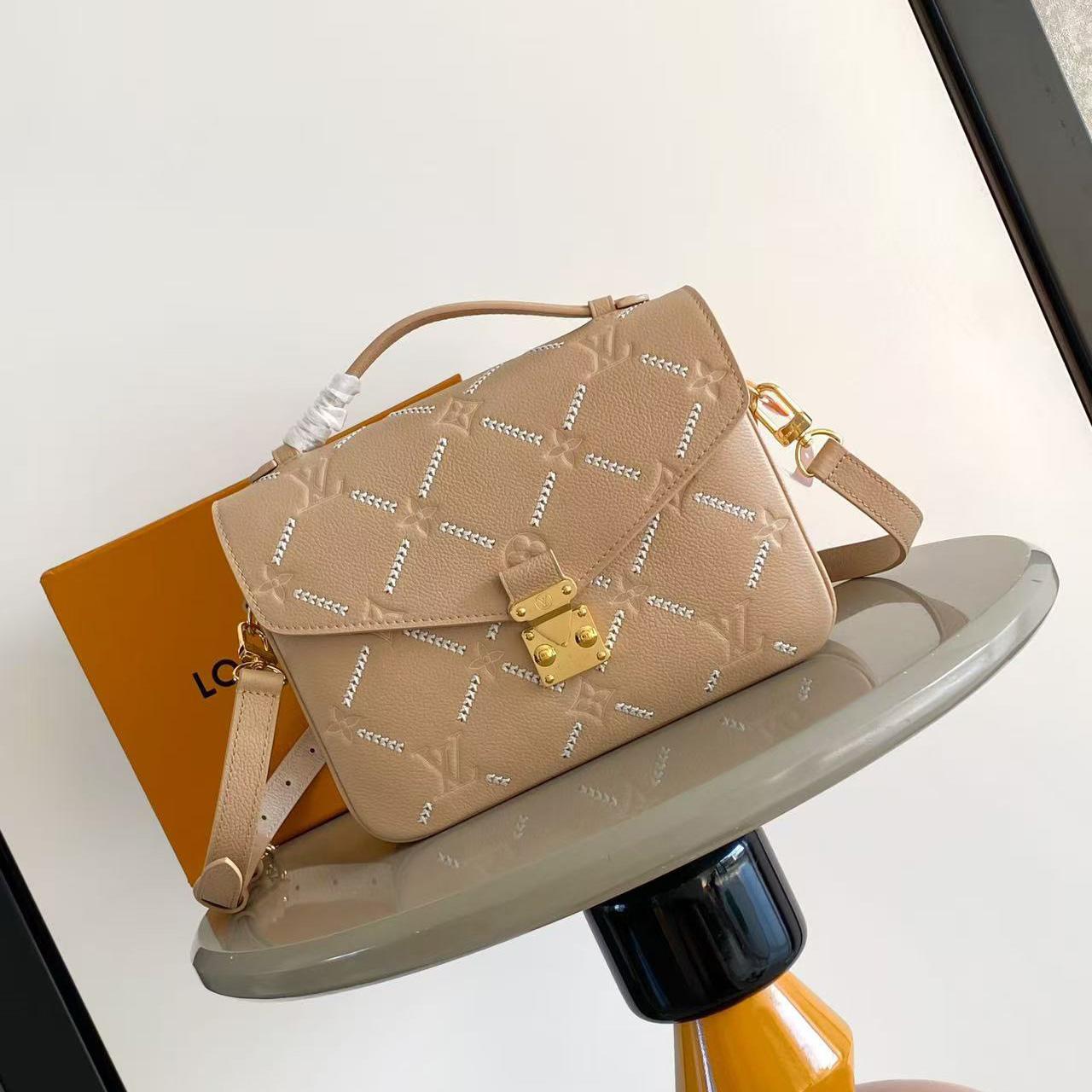 Louis Vuitton Pochette Métis MM M29497 - DesignerGu
