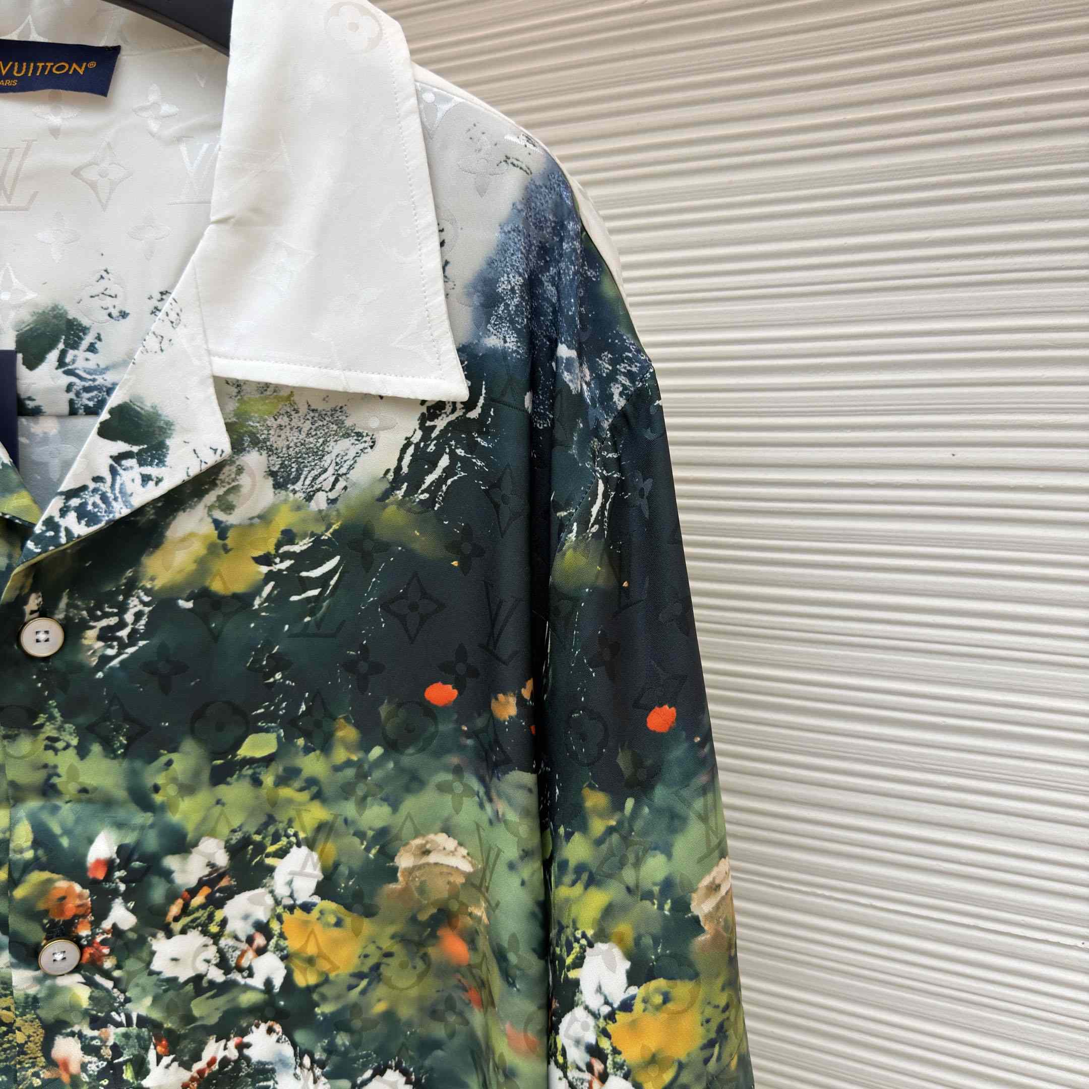Louis Vuitton Monogram Silk Short-Sleeved Shirt 1AKOMG - DesignerGu